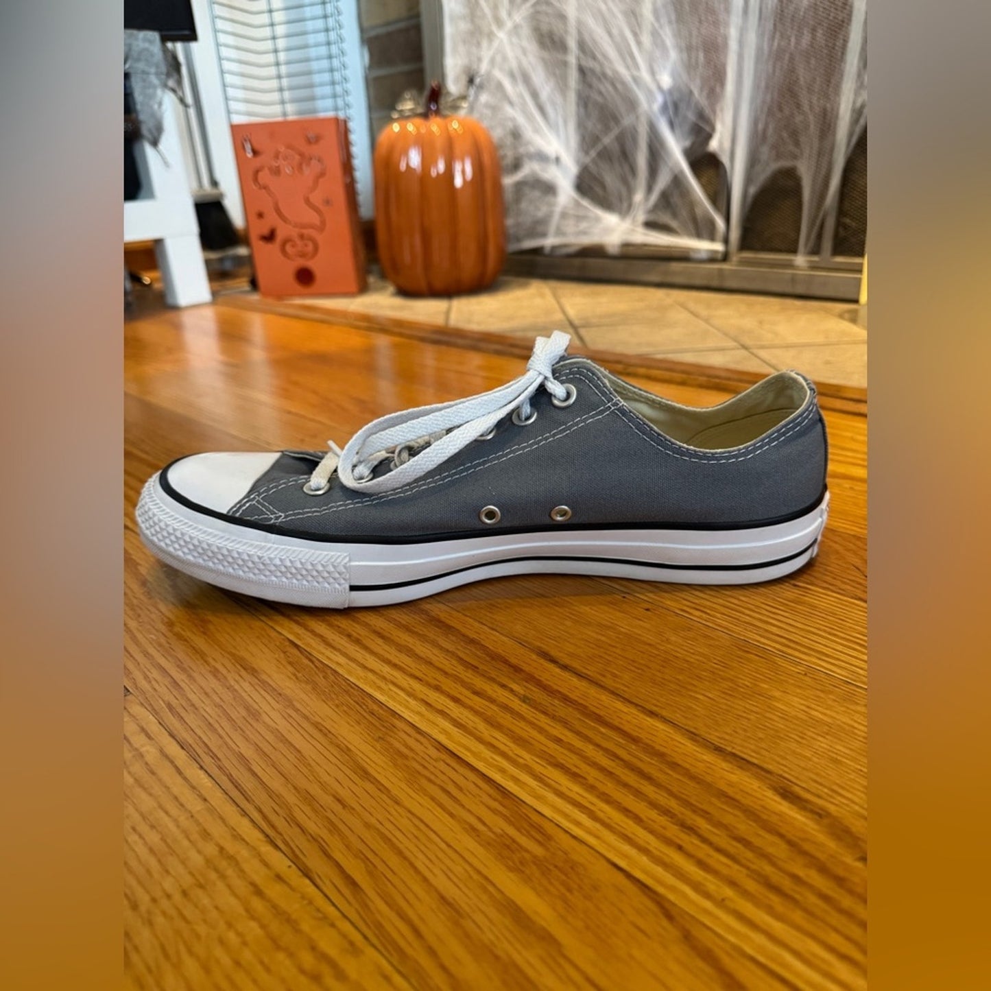 Pre-Owned Size 11.5M/13.5W Converse Chuck Taylor All Star Low Grey Sneaker