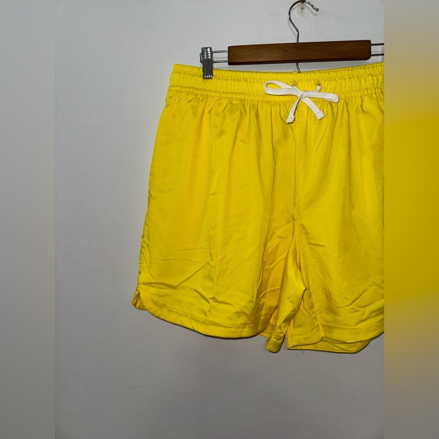 NWT XL Nike Yellow Club Woven Short 6” Inseam