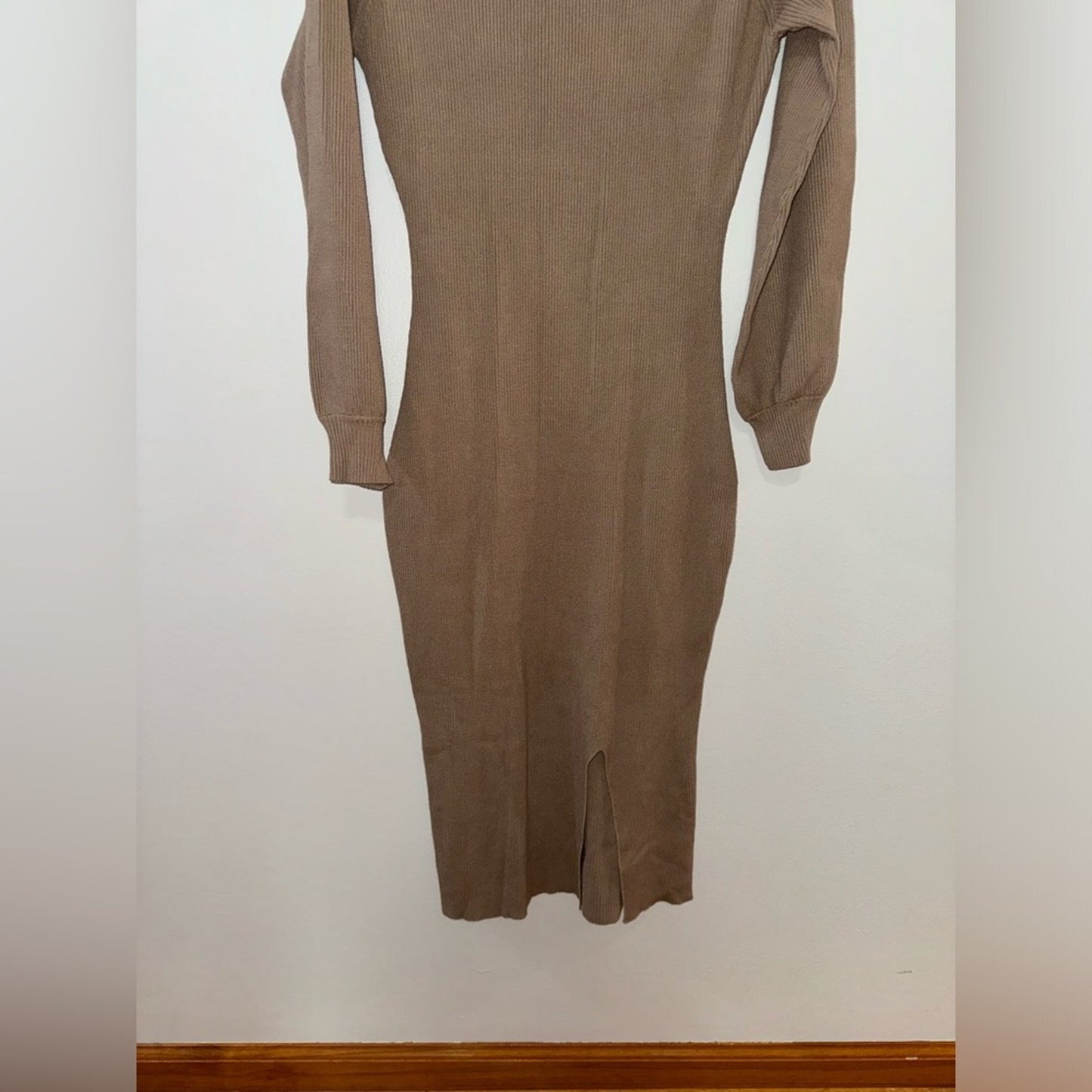 NWT MD Unbranded Light Brown Ribbed Fitted Bodycon Long Sleeve Dress