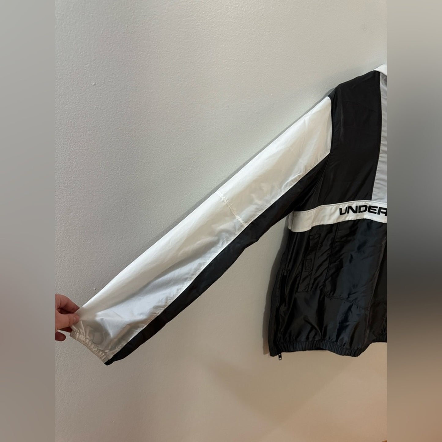 Pre-Owned MD Under Armour Grey and White Nylon Anorak Windbreaker Jacket