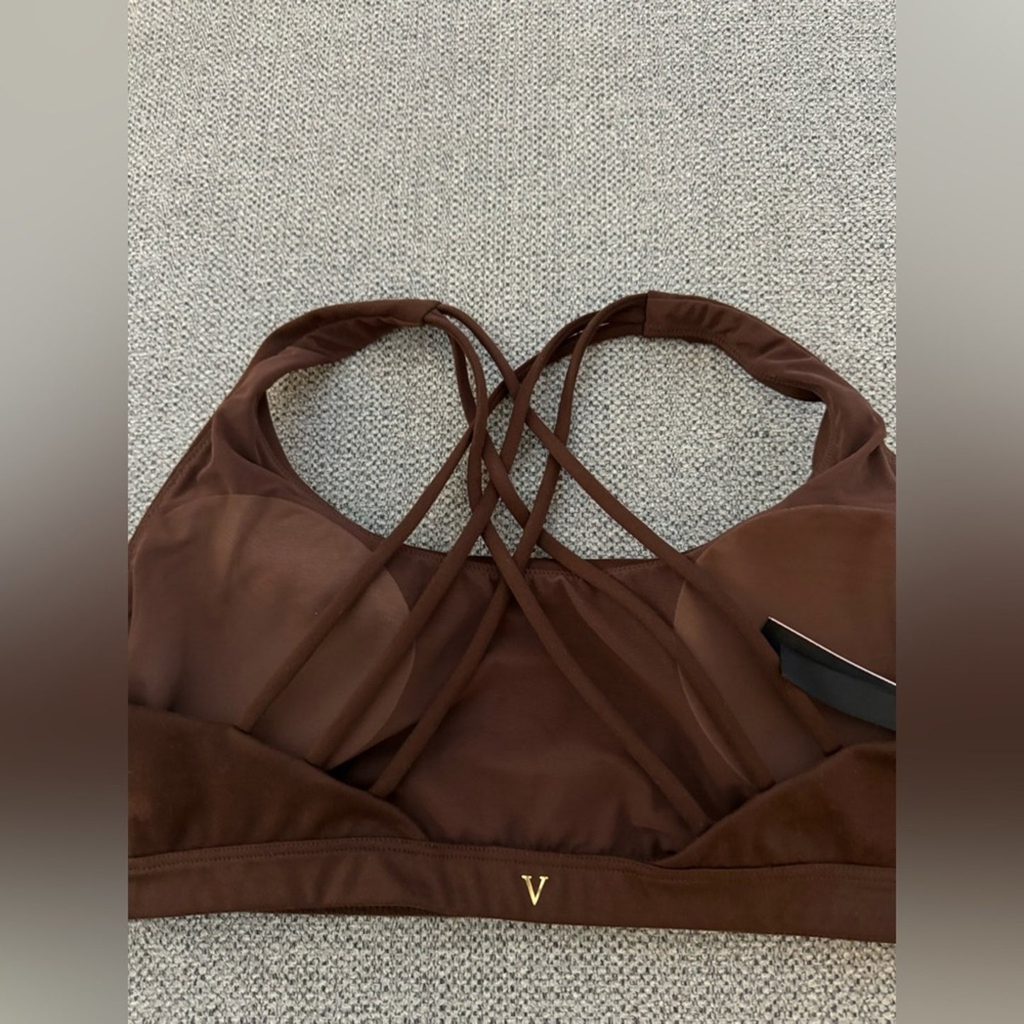 Pre-Owned LG Victoria’s Secret Red Cross Back Sports Bra