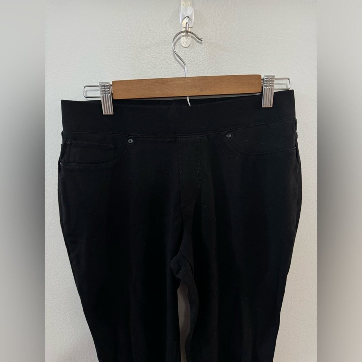 Used MD Seven7 Black Leggings
