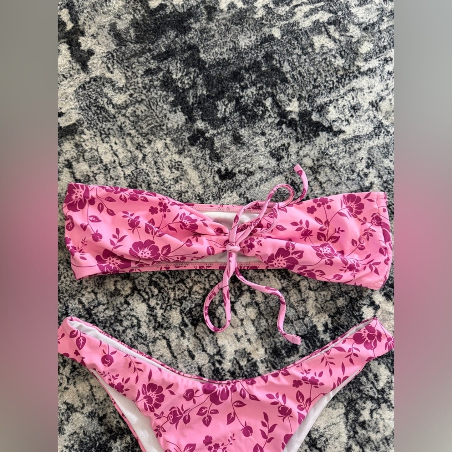 Pre-Owned LG SHEIN Pink Floral Print Tube Top and Bikini Bottom Set