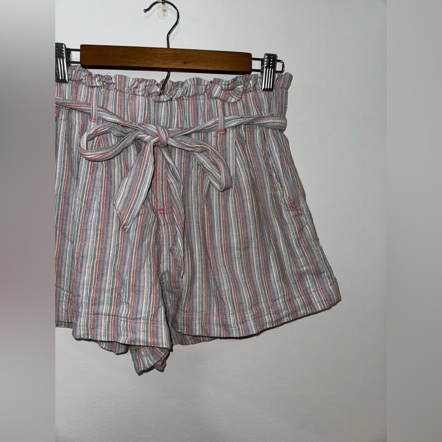 Pre-Owned MD American Eagle Cream, Blue and Red Striped Shorts
