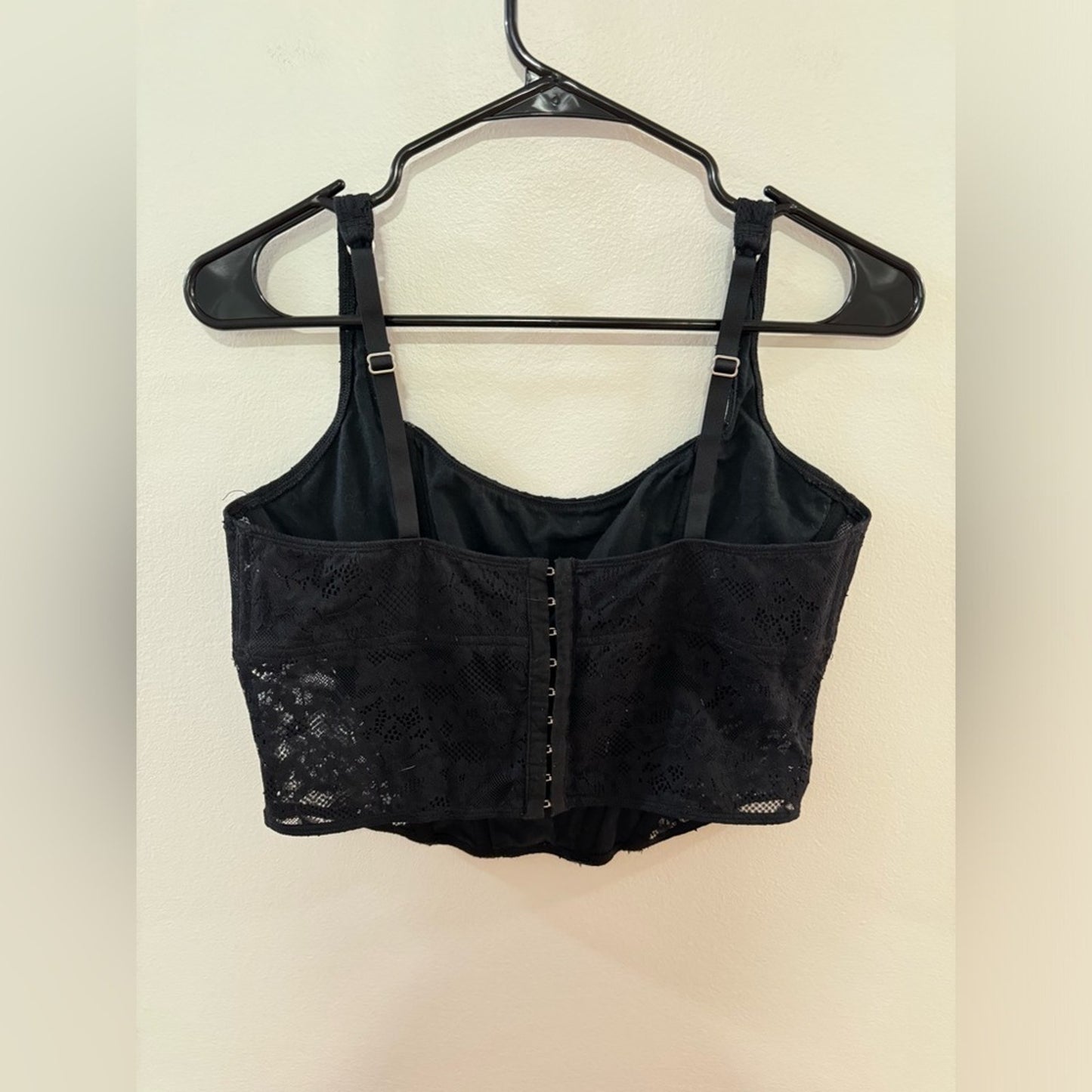 Pre-Owned White Fox Black Lace Corset