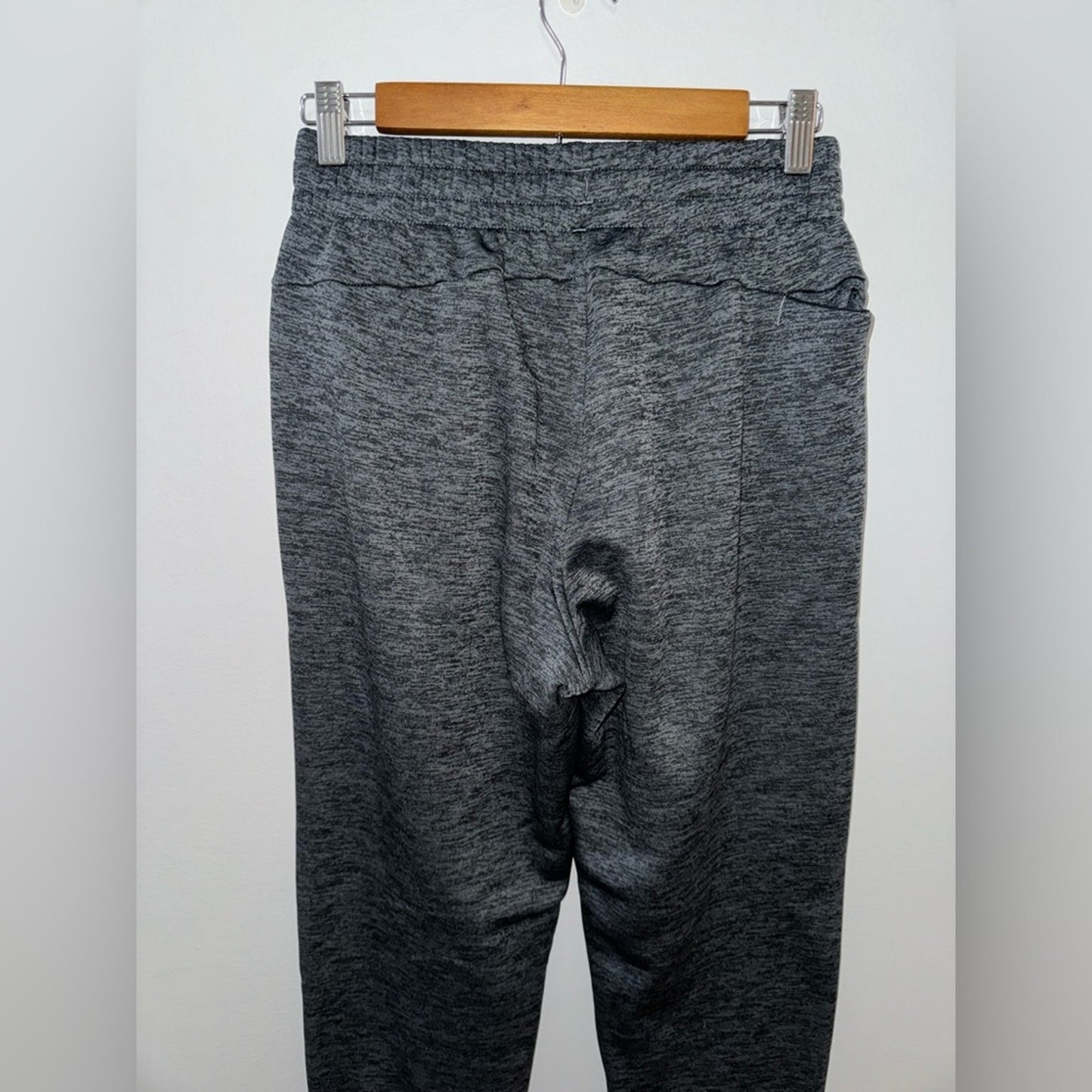 Pre-Owned SM Under Armour Dark Heather Grey Loose Athletic Joggers