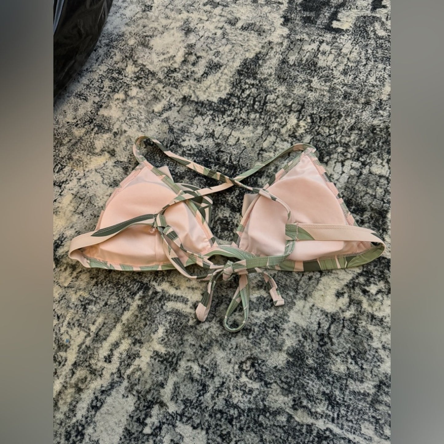 Pre-Owned LG Cupshe Green Palm Ruffle Bikini Top