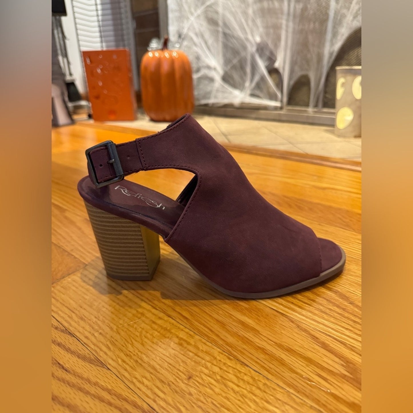 Pre-Owned Size 10 Refresh Maroon Suede Open Toe High Heel