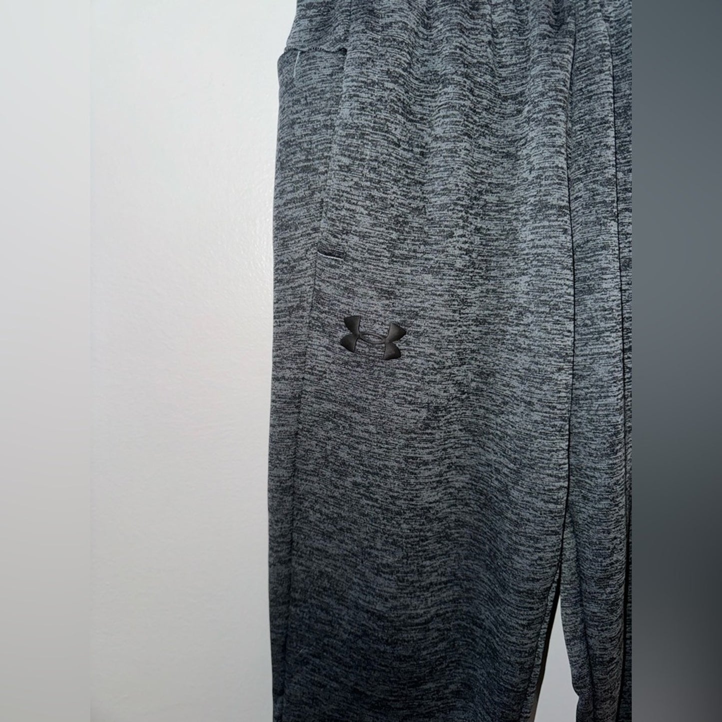 Pre-Owned SM Under Armour Dark Heather Grey Loose Athletic Joggers