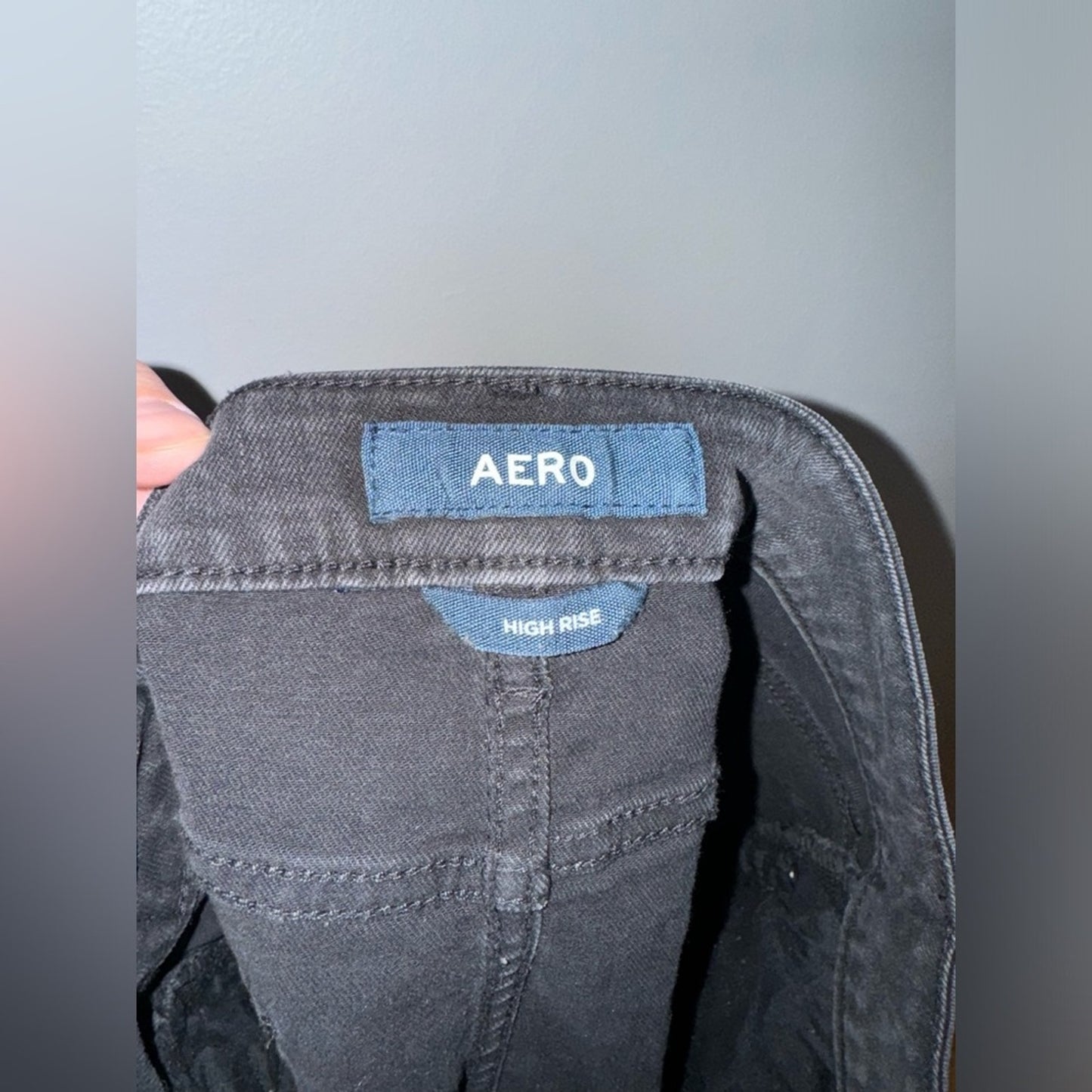Pre-Owned Size 6 Aeropostale Black Denim Distressed High Rise Jean Skirt