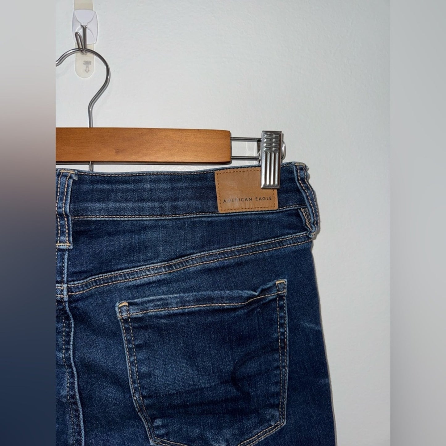 Pre-Owned Size 10 Short American Eagle Dark Blue Distressed Jegging