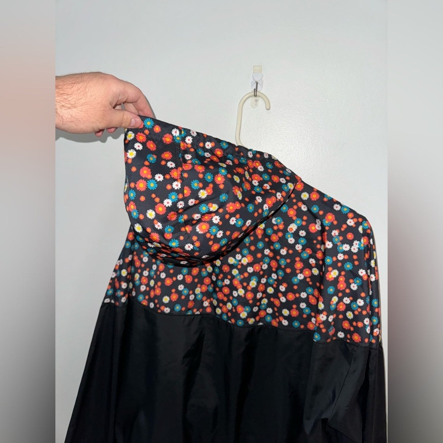 Pre-Owned MD Nike Black Floral Zip-Up Wind Breaker