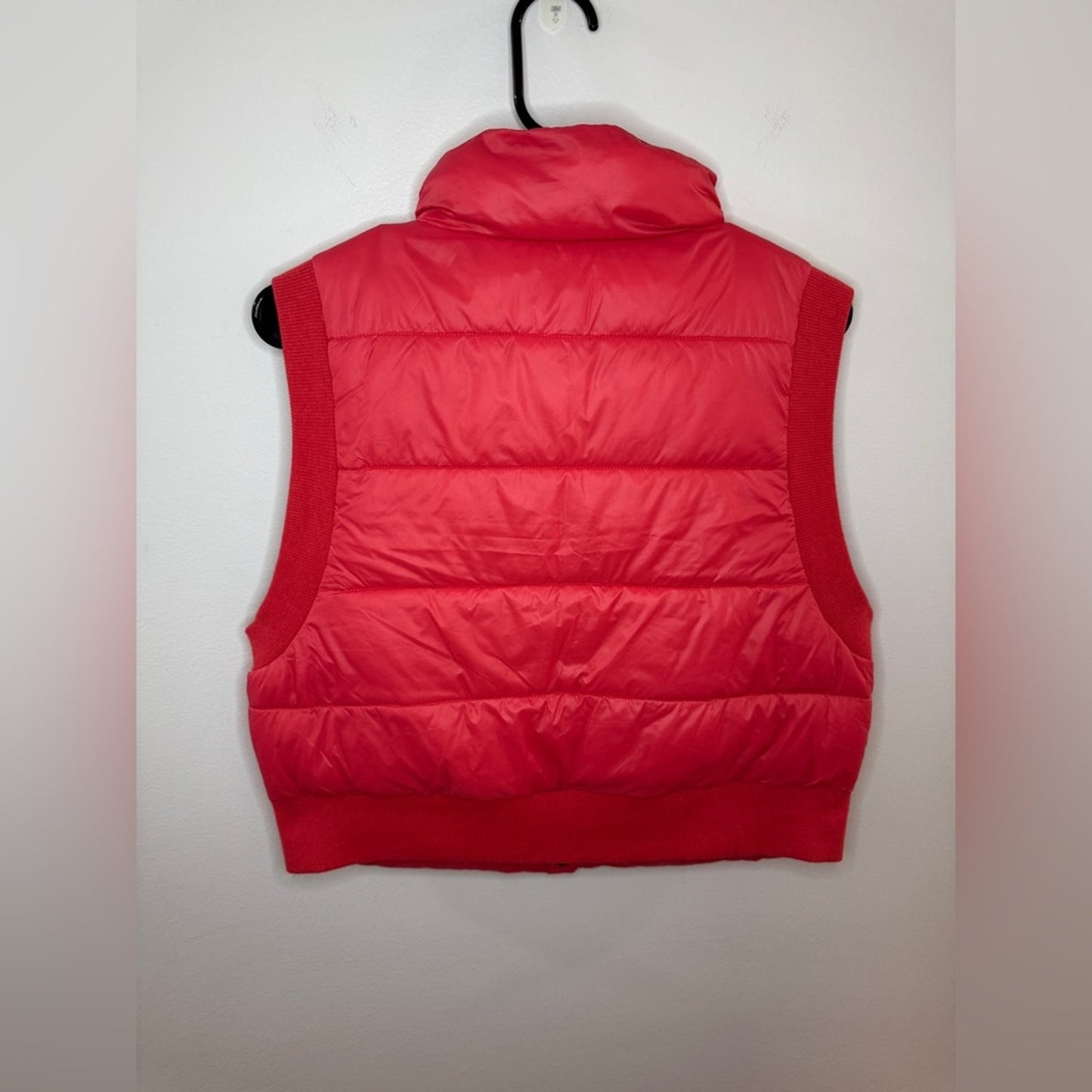 Pre-Owned SM Offline by Aerie Red Button-Up Sleeveless Puffer Vest