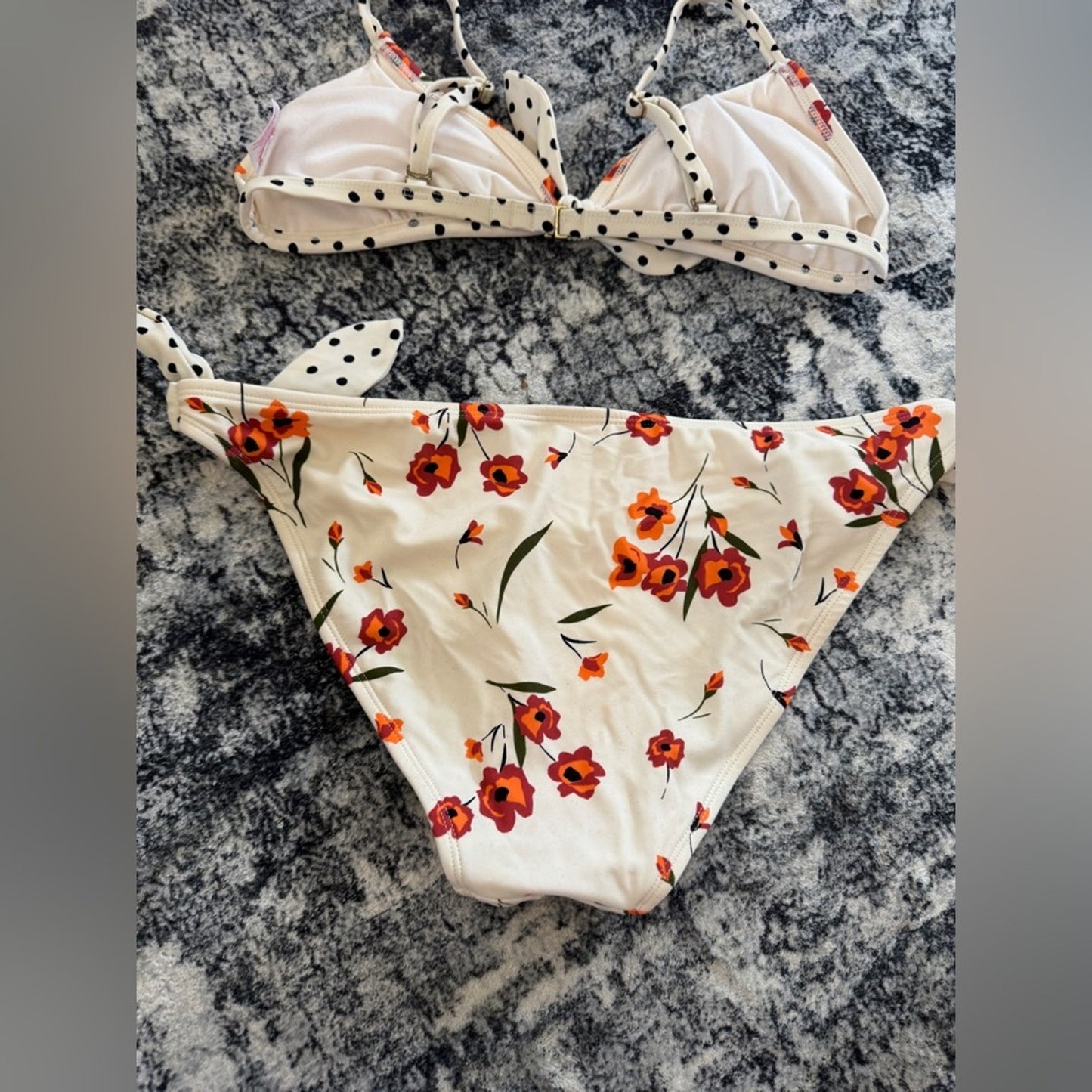 Pre-Owned LG Xhilaration White Floral Print Bikini Top and Bottom Set