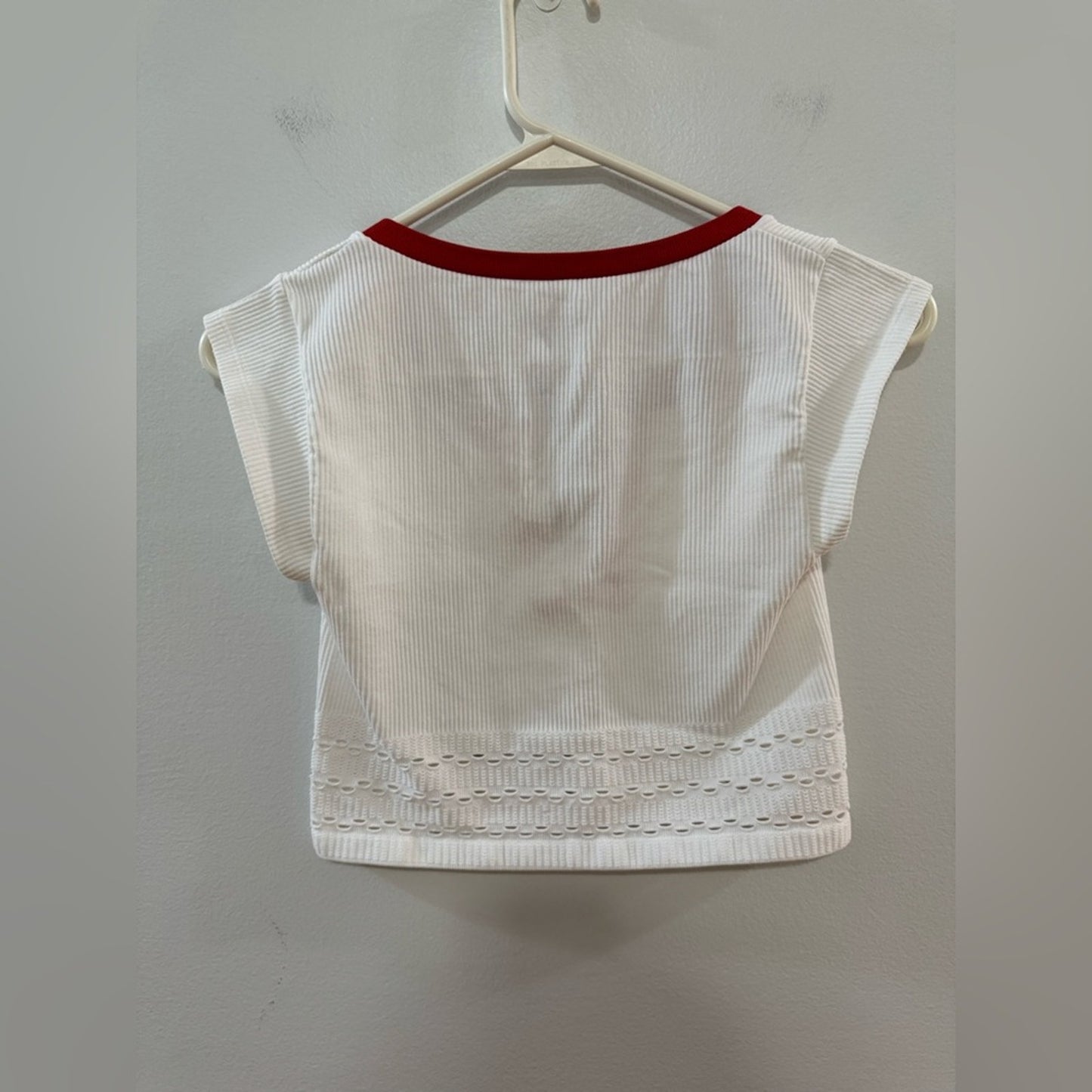 Pre-Owned MD/LG Out From Under White/Red Ribbed Top