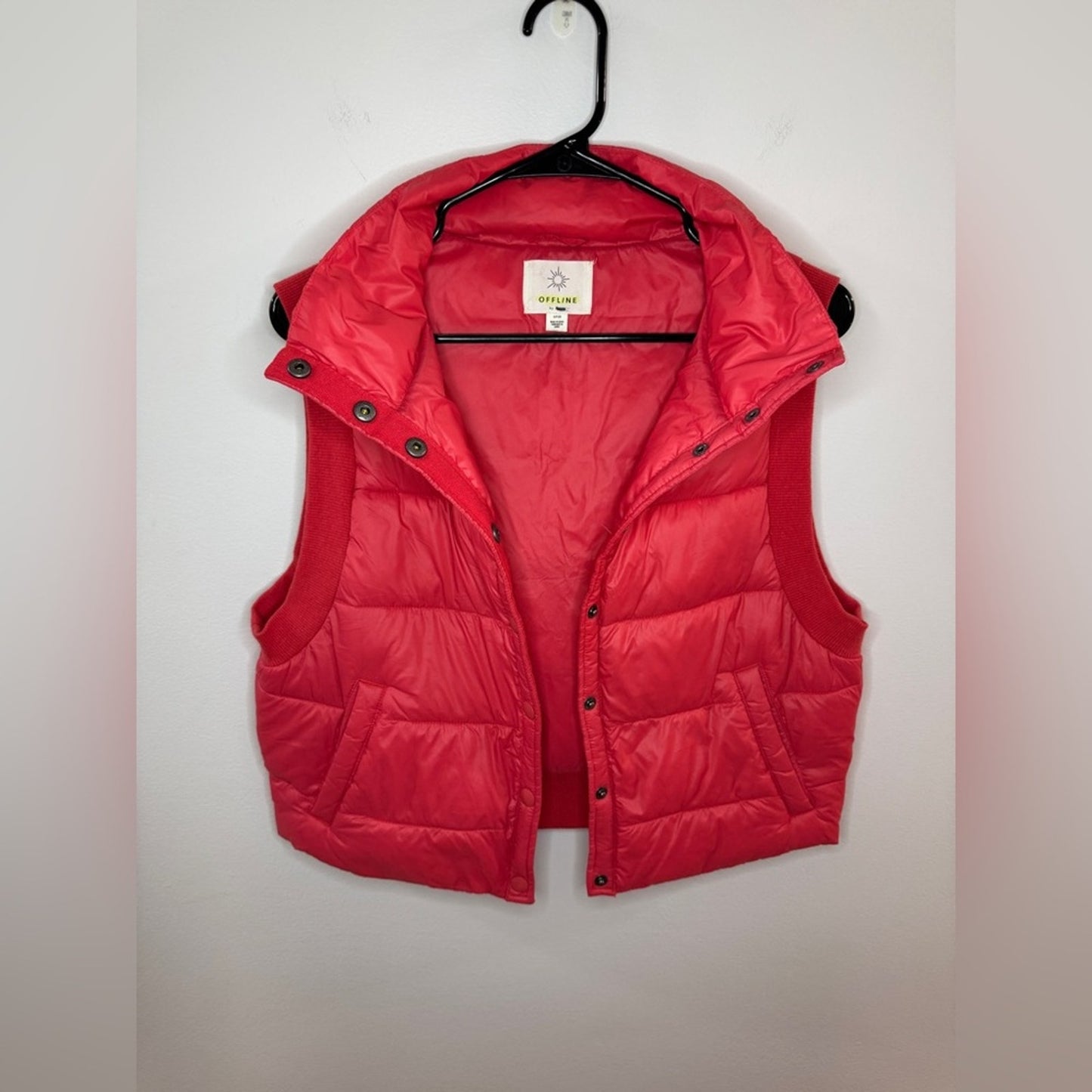 Pre-Owned SM Offline by Aerie Red Button-Up Sleeveless Puffer Vest