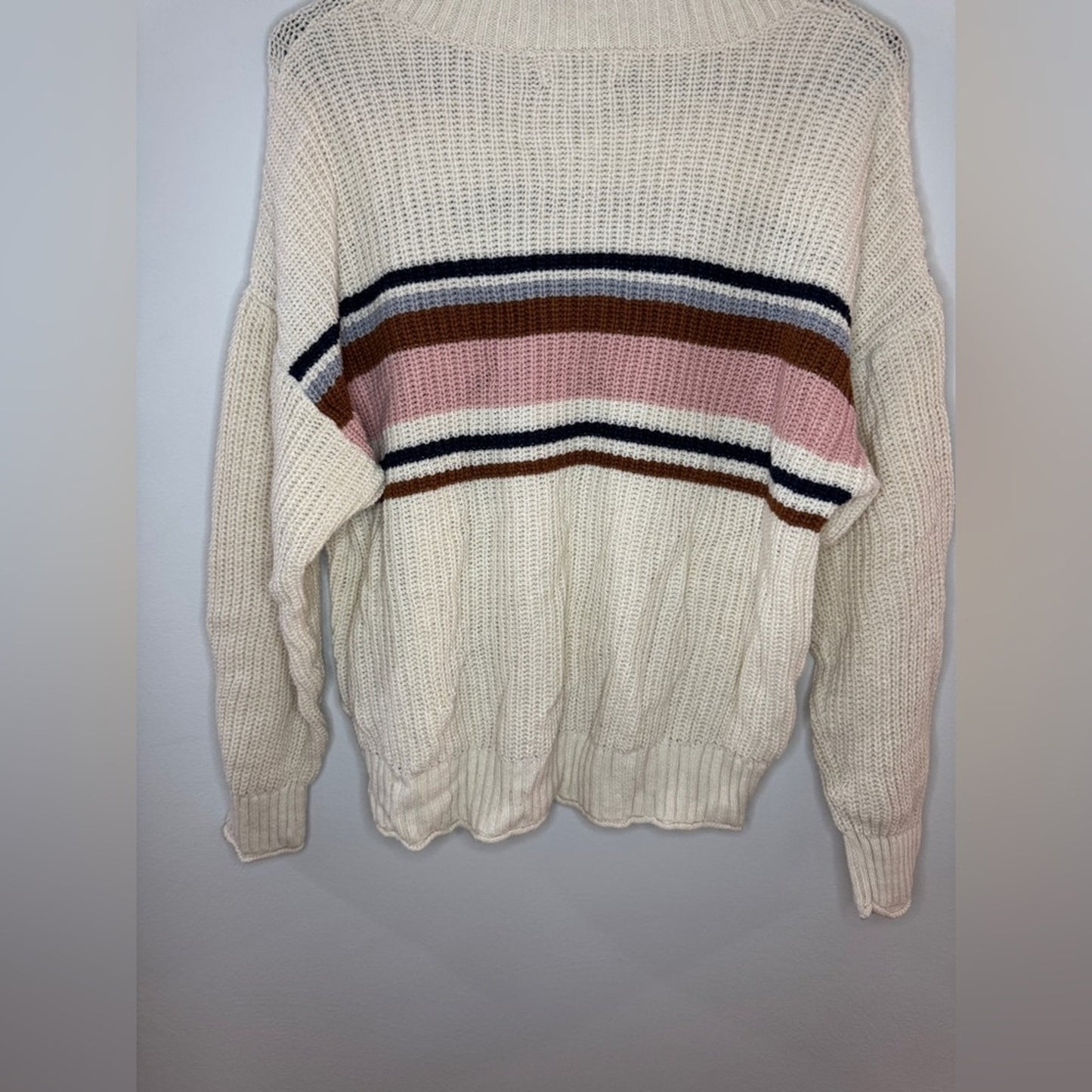 Pre-Owned MD American Eagle Cream Striped Knitted Sweater