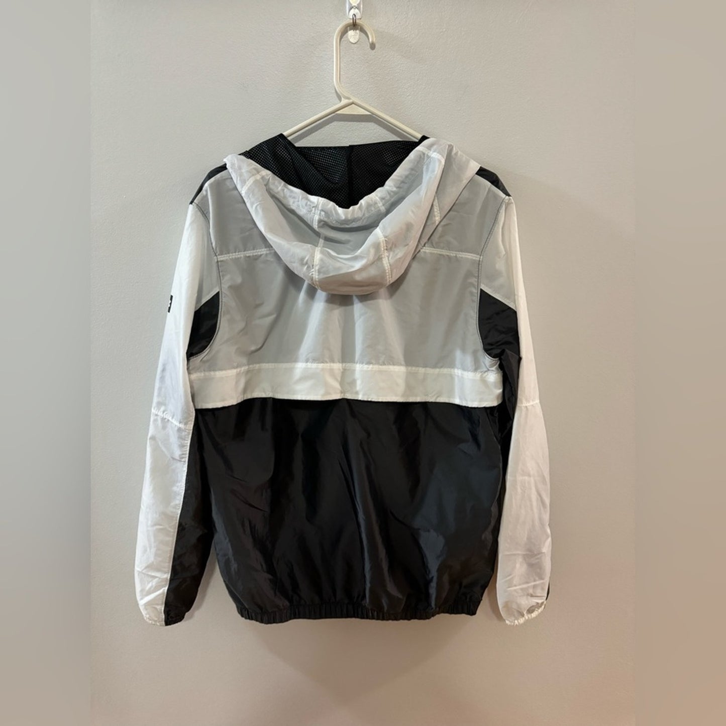 Pre-Owned MD Under Armour Grey and White Nylon Anorak Windbreaker Jacket