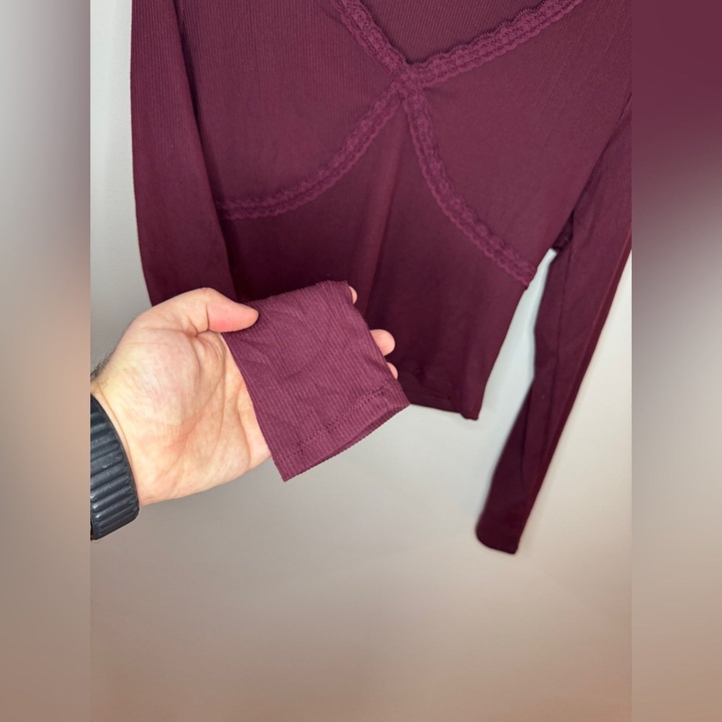 Pre-Owned MD No Comment Cropped Maroon Ribbed Lace Long Sleeve Shirt