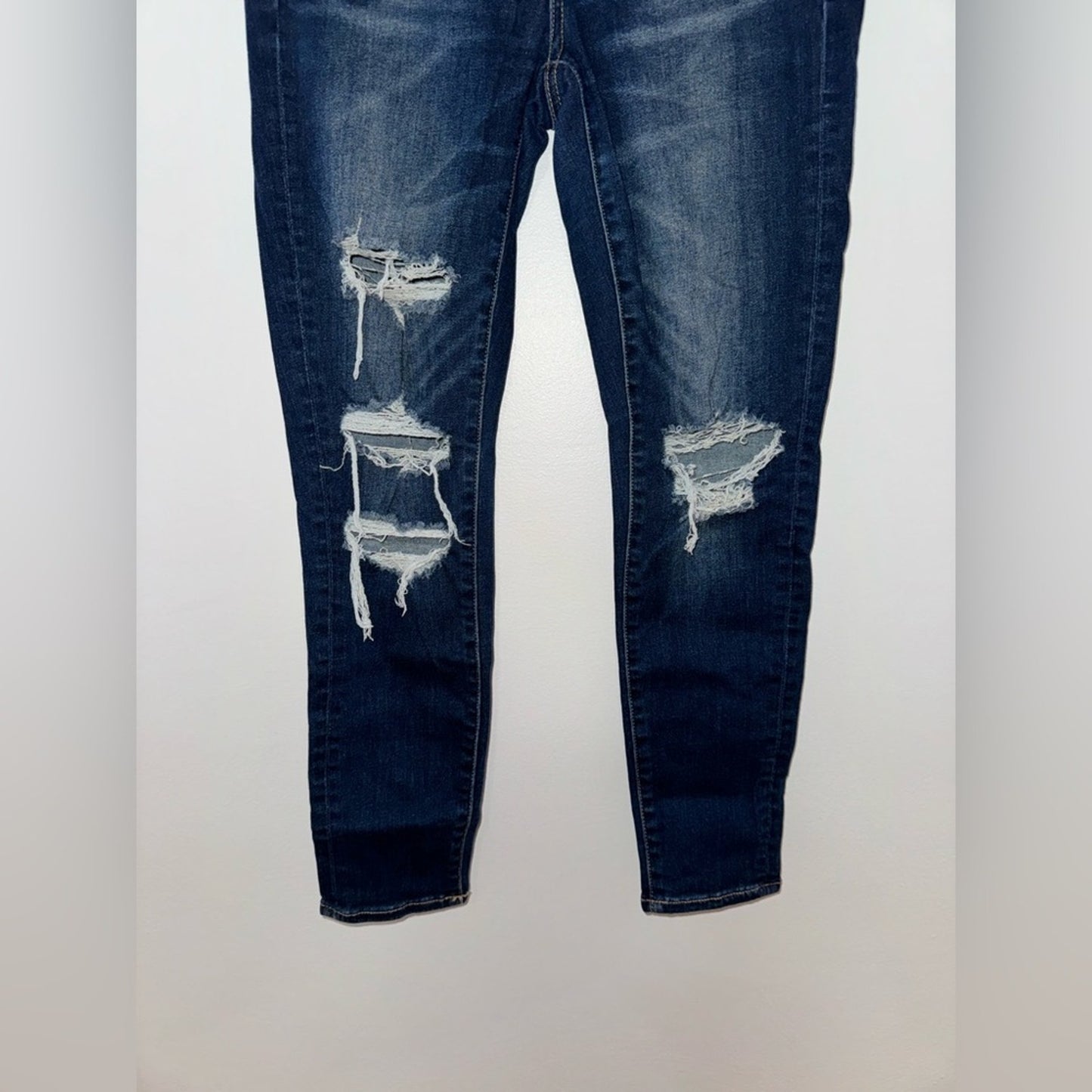 Pre-Owned Size 10 Short American Eagle Dark Blue Distressed Jegging