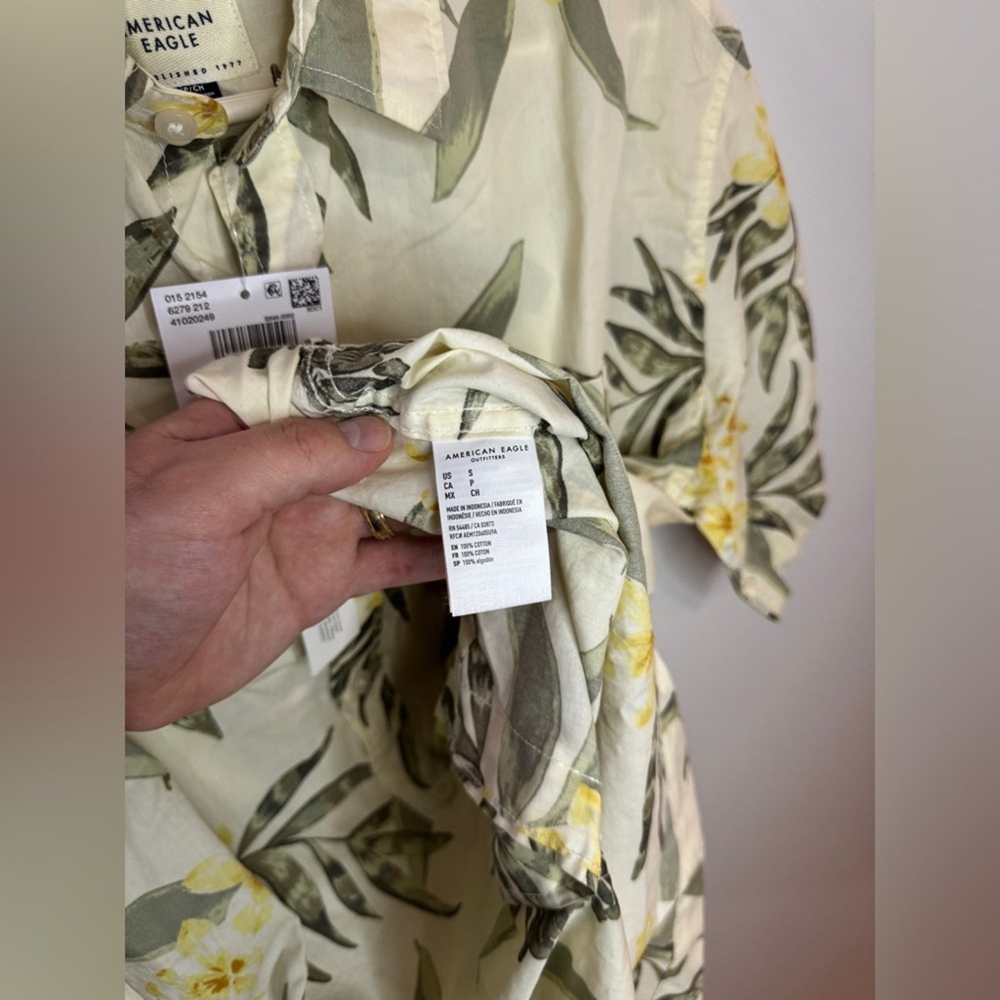 NWT SM American Eagle Cream Palm/Floral Print Button Up Short Sleeve Shirts