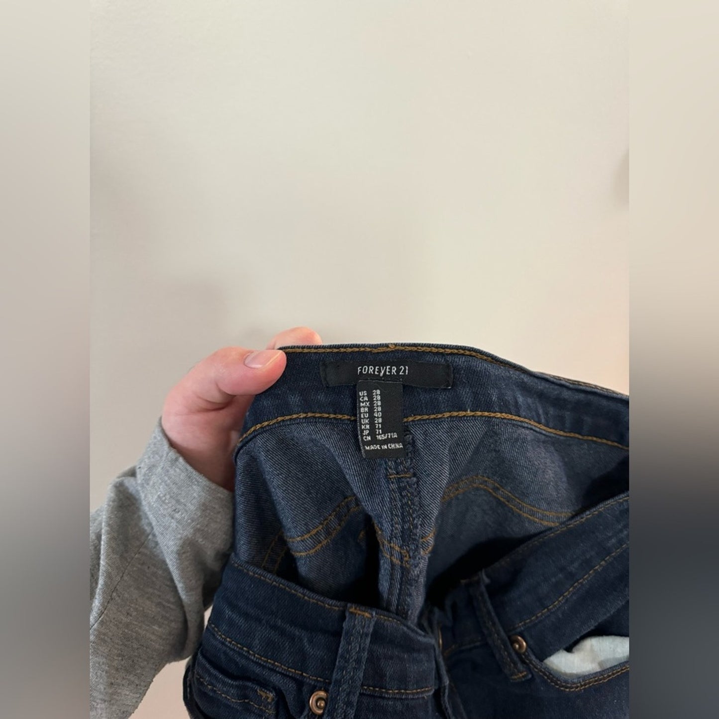 Pre-Owned Size 28 Forever 21 Dark Blue Jeans