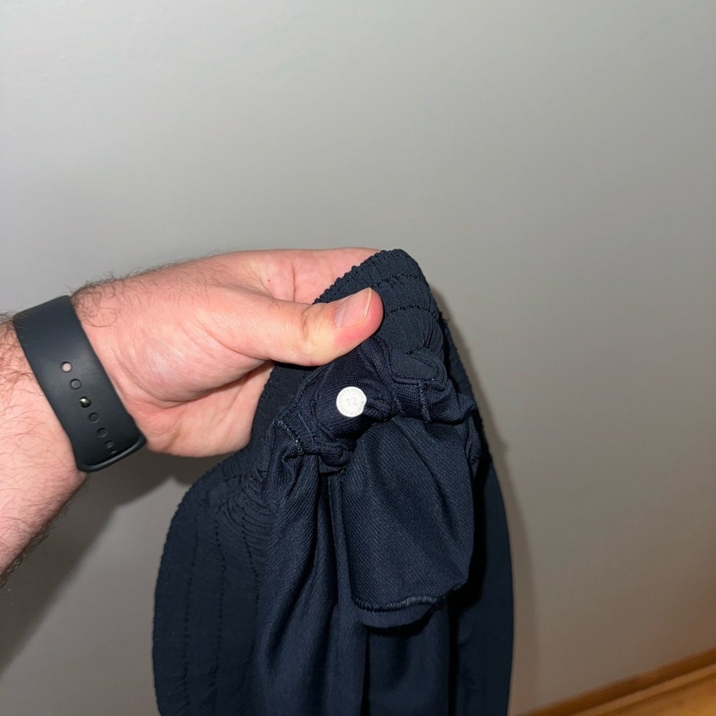 Pre-Owned Size 12 Lululemon Hotty Hot Navy Blue 2.5” short inseam