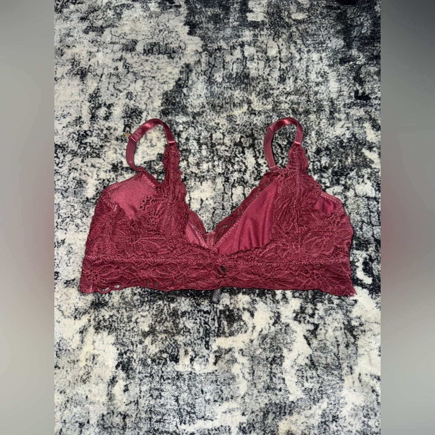 Pre-Owned LG Body Frosting Pink Lace Bralette