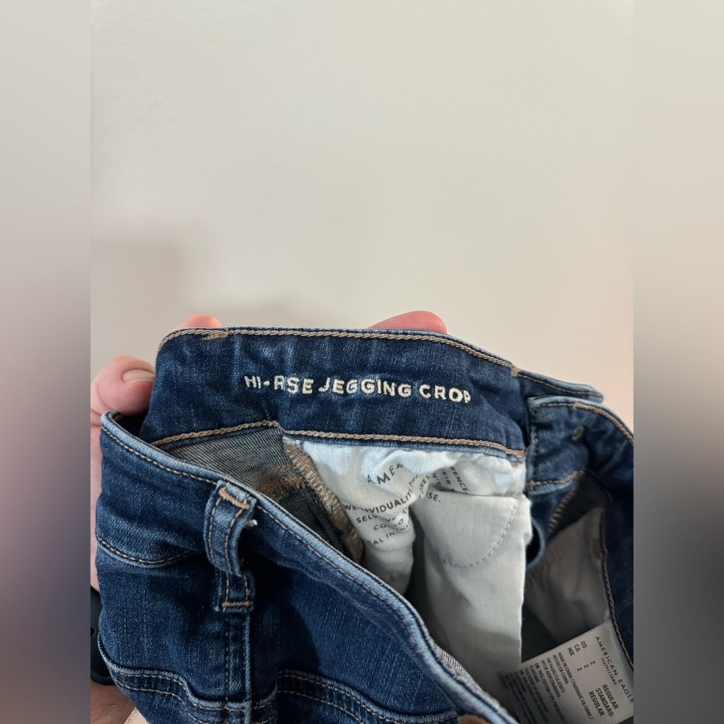 Size 2 Regular American Eagle Dark Blue Distressed Hi-Rise Jegging Crop Jeans