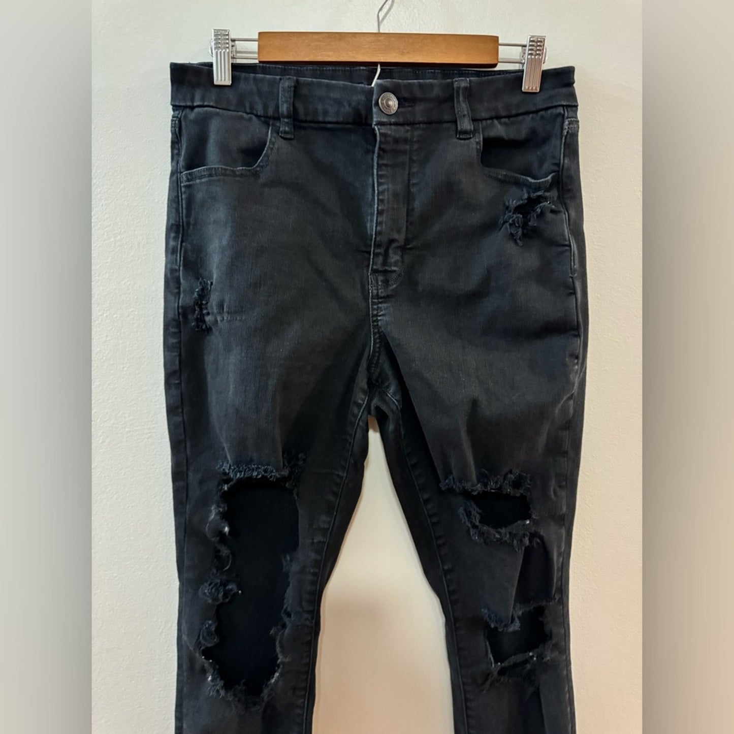 Size 12 Reg American Eagle Black Super Distressed Curvy High Rise Jegging Jeans
