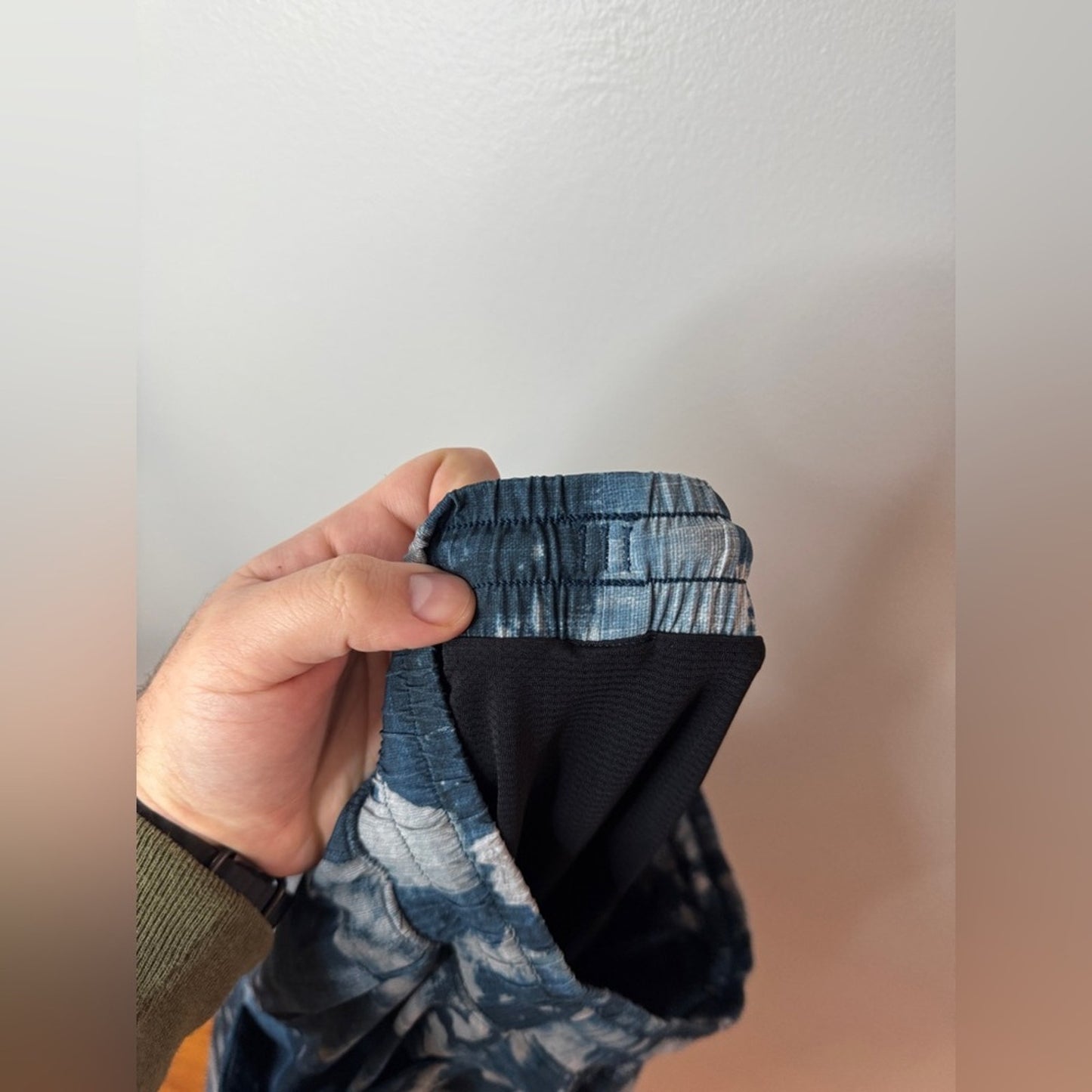 MD Lululemon 9” Inseam Lined Pace Breaker in Mini Bleached Indigo Starlight