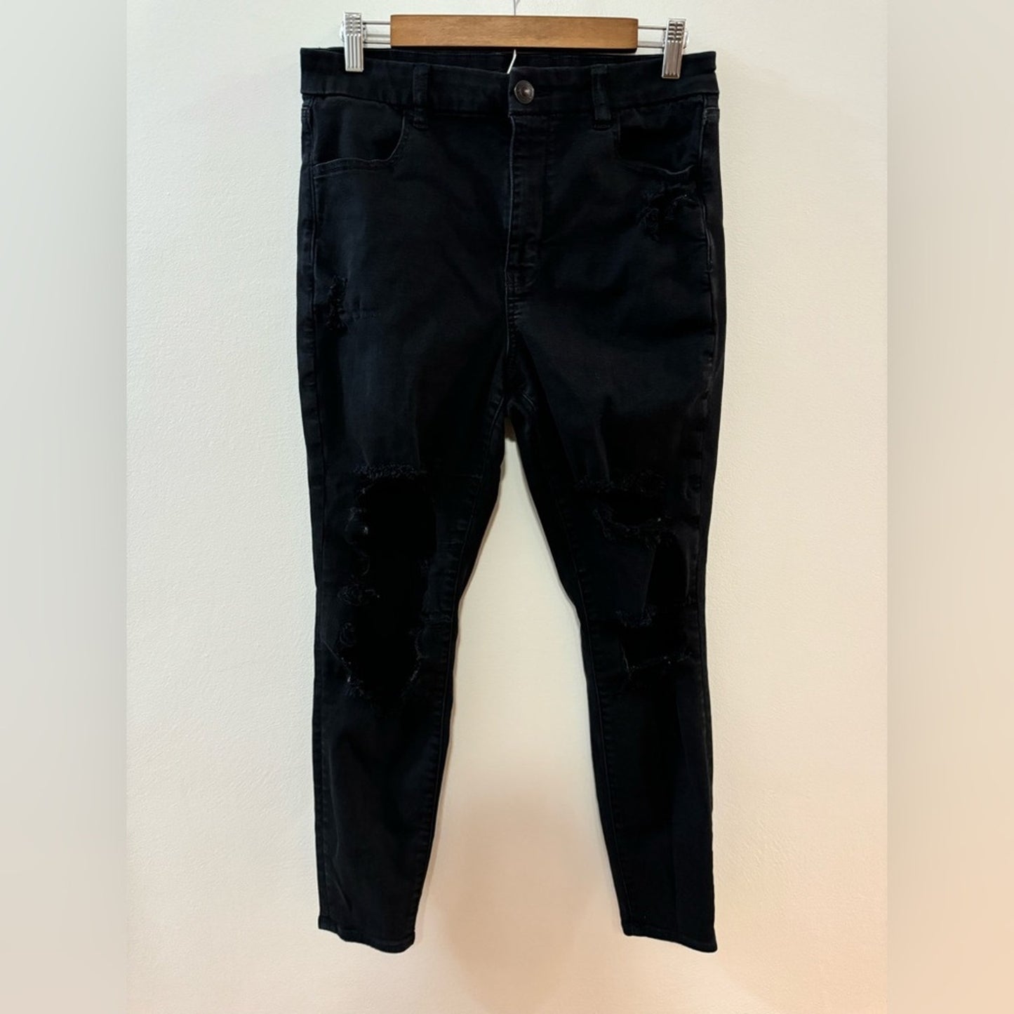 Size 12 Reg American Eagle Black Super Distressed Curvy High Rise Jegging Jeans