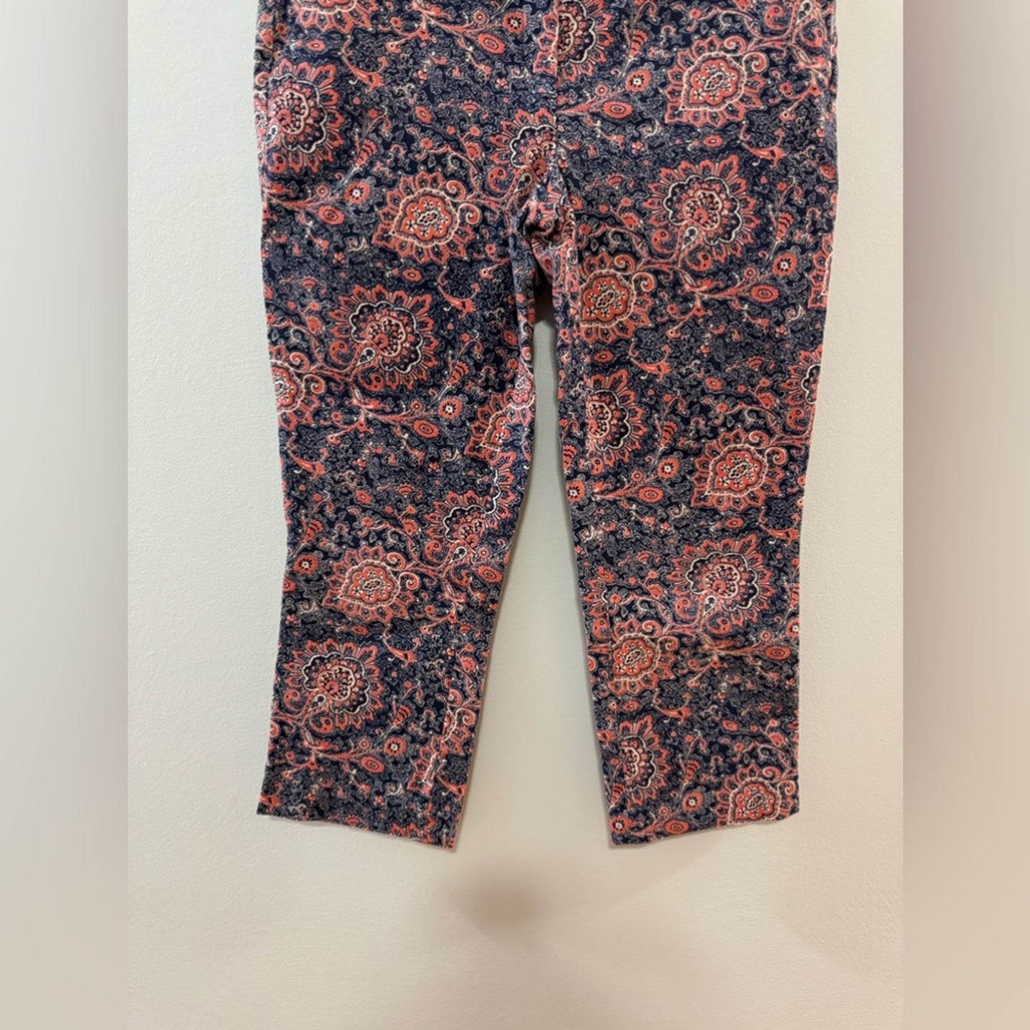 Pre-Owned Size 6 Dalia Navy Blue and Orange Capris