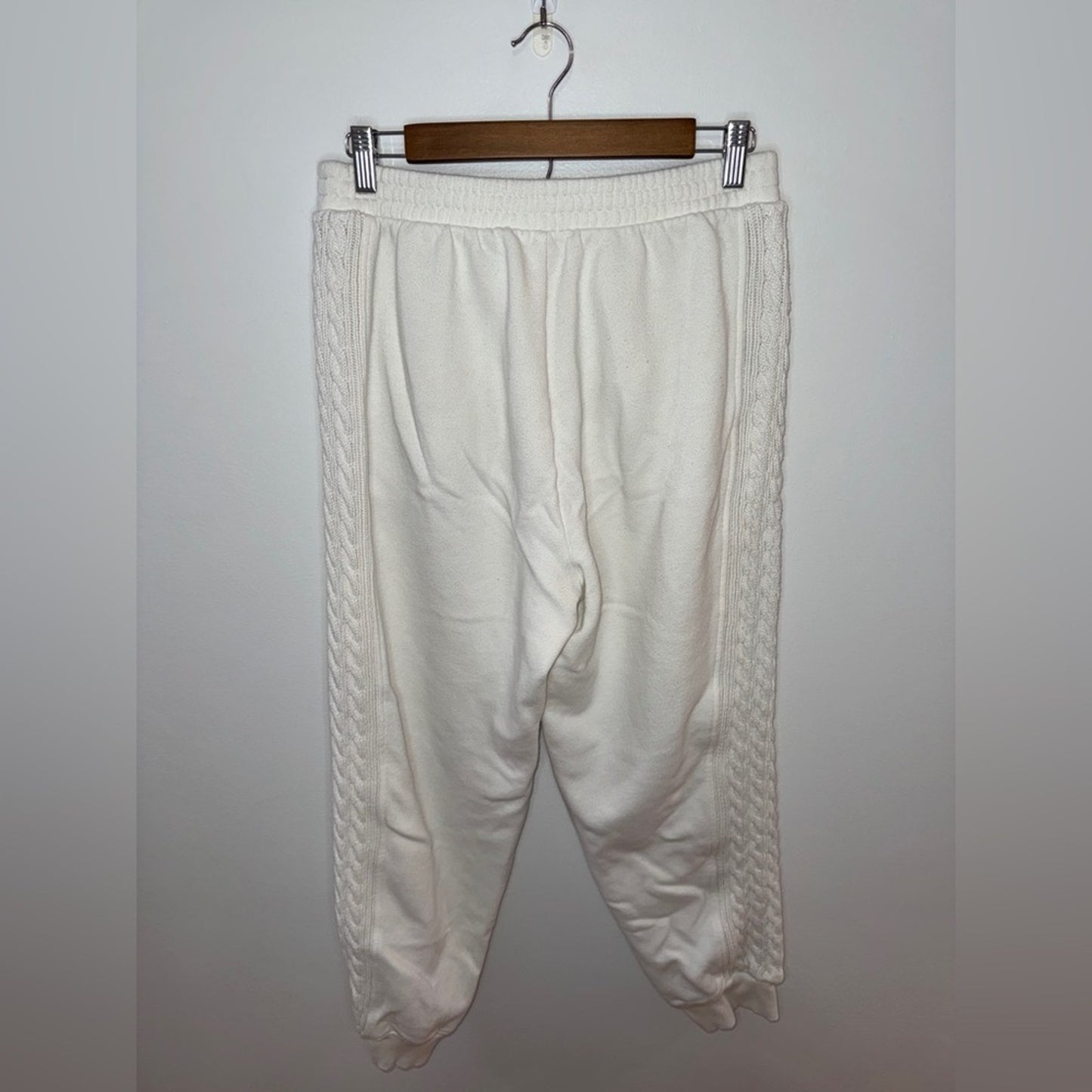 Pre-Owned LG Aerie White Crochet Sweatpants