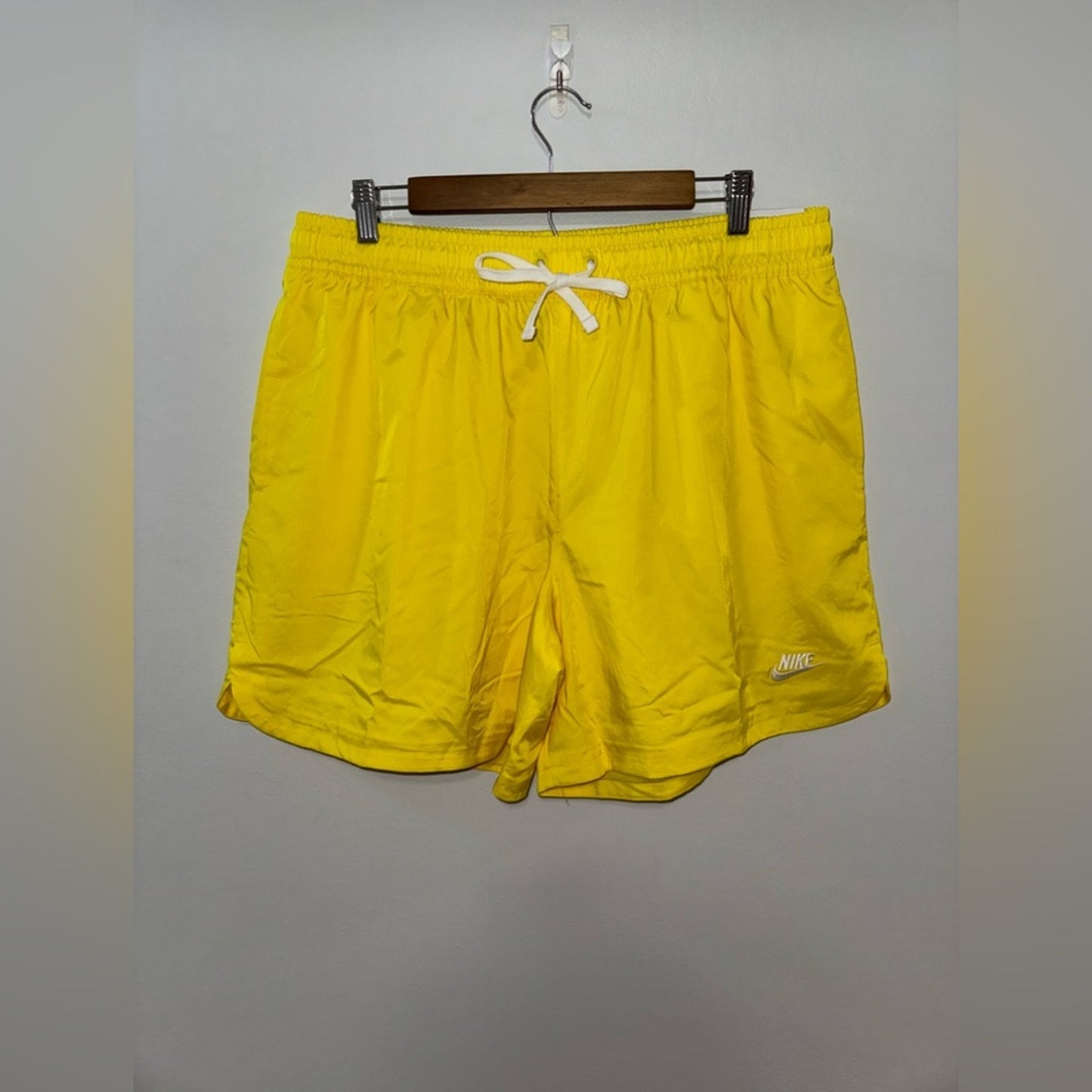 NWT XL Nike Yellow Club Woven Short 6” Inseam