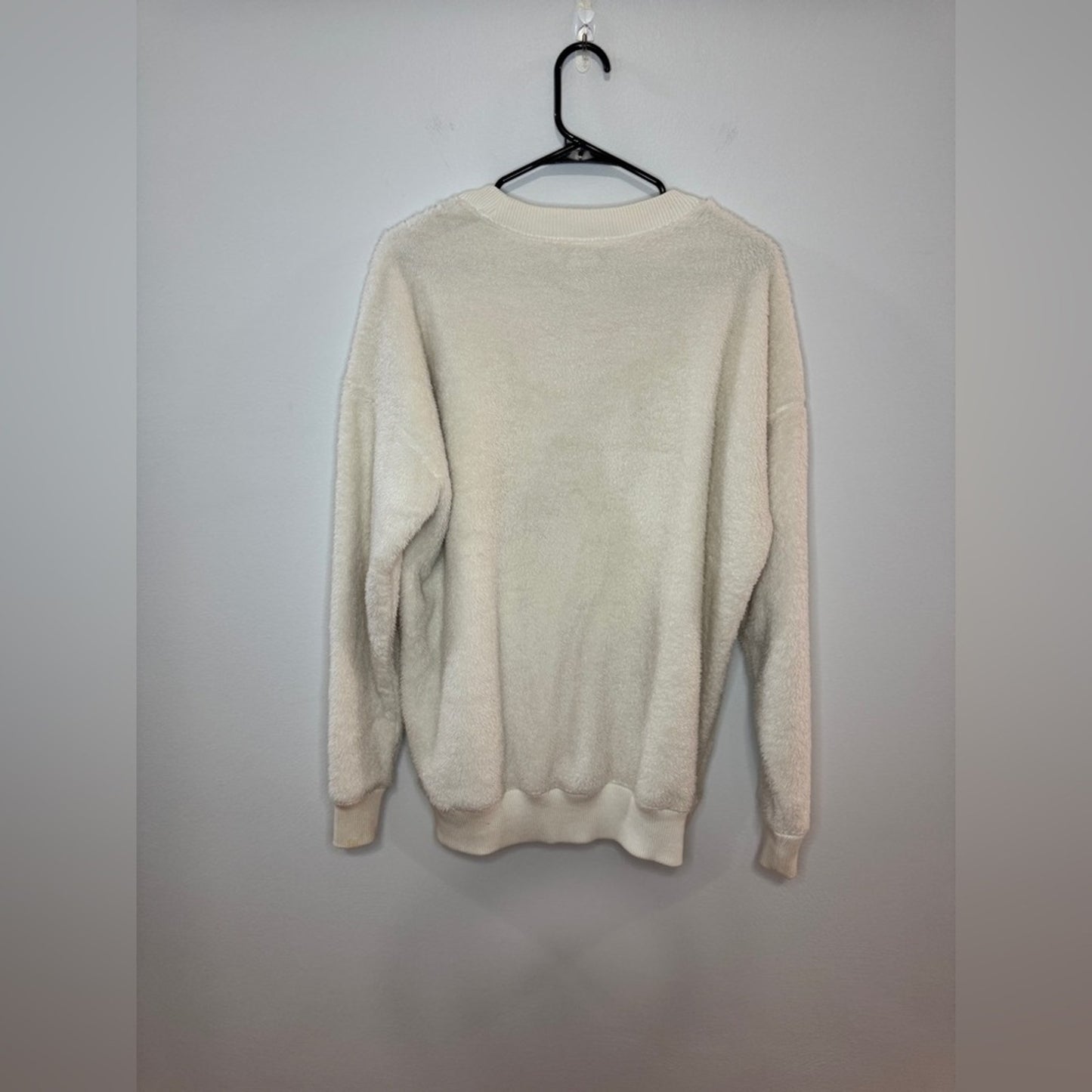 Pre-Owned MD Aerie White Faux Fur Crewneck Shirt