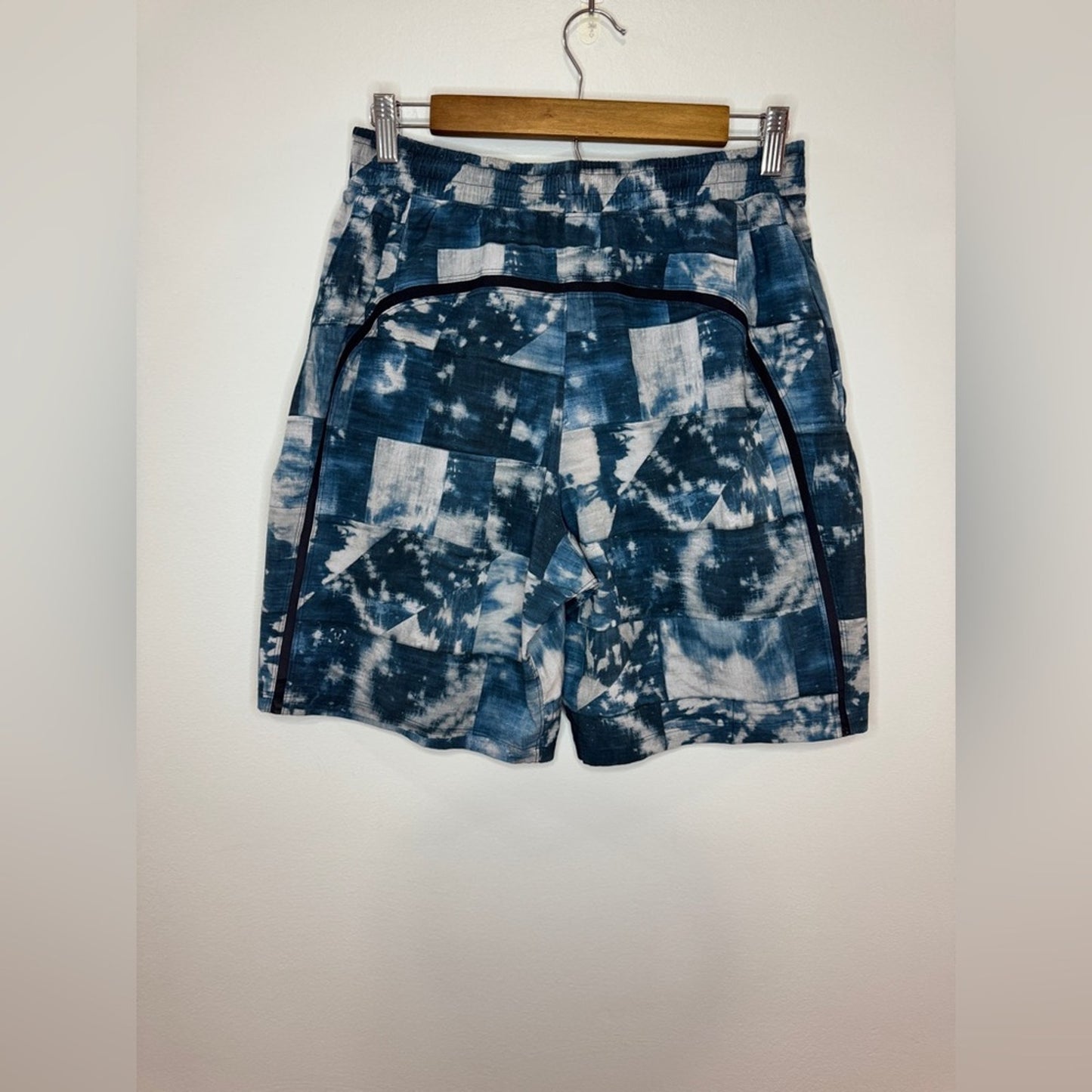 MD Lululemon 9” Inseam Lined Pace Breaker in Mini Bleached Indigo Starlight