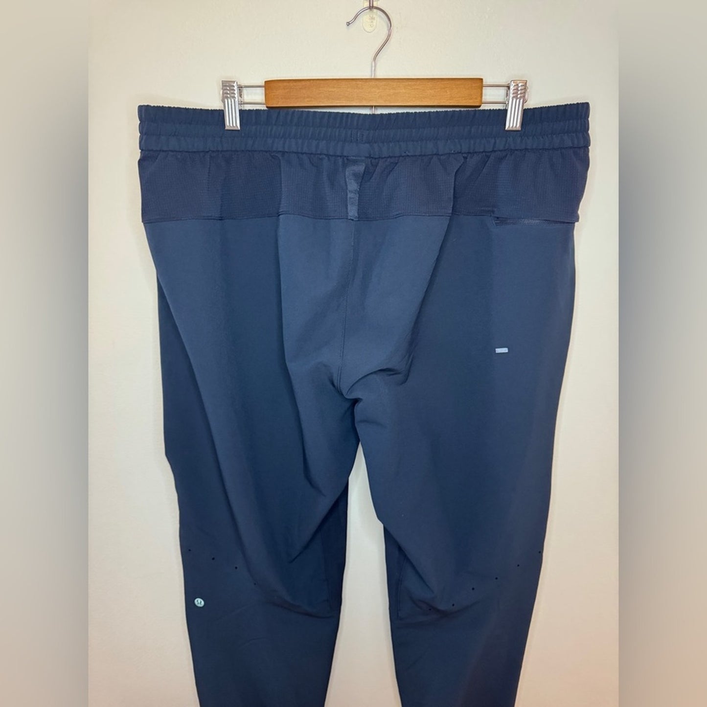 Pre -Owned XXL Lululemon License to Train Jogger 29” Inseam in True Navy