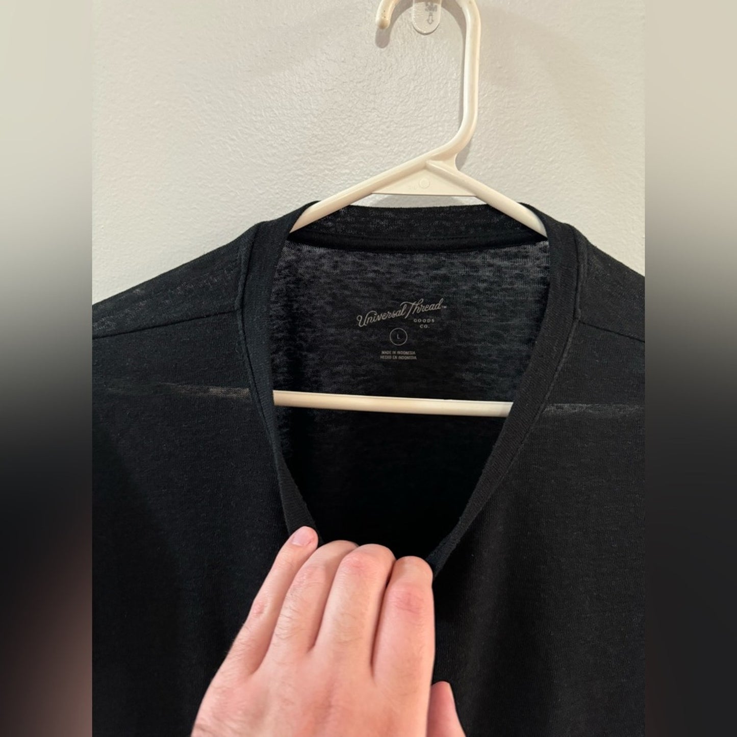 Pre-Owned LG Universal Thread Goods Co Black Sheer T-Shirt