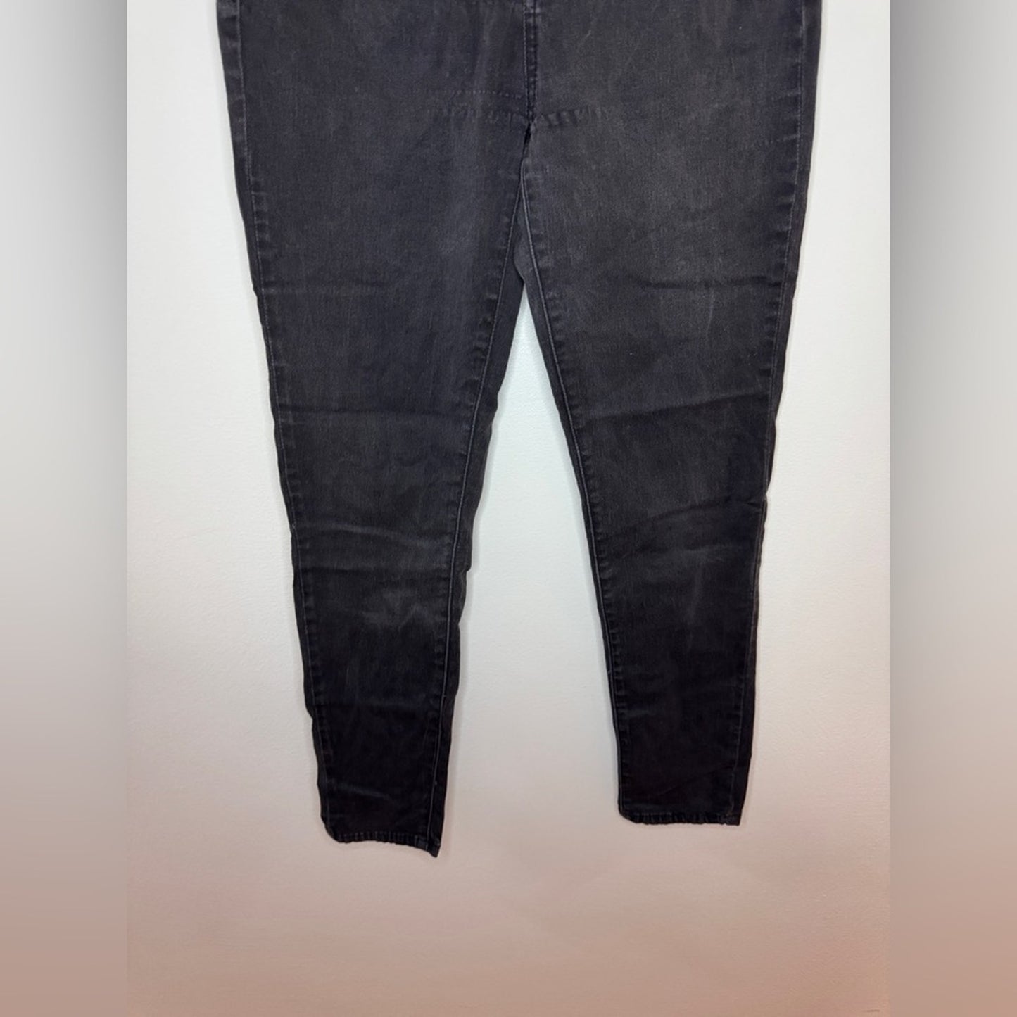Pre-Owned Size 10 Regular Aeropostale Black High Waisted Jegging
