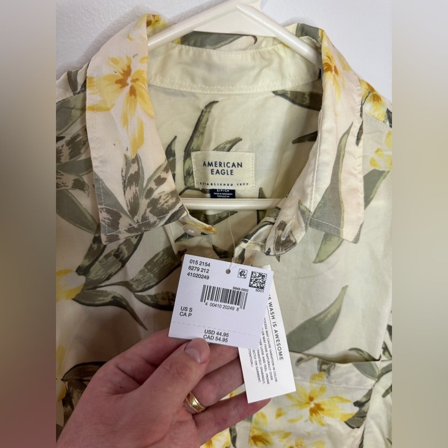 NWT SM American Eagle Cream Palm/Floral Print Button Up Short Sleeve Shirts