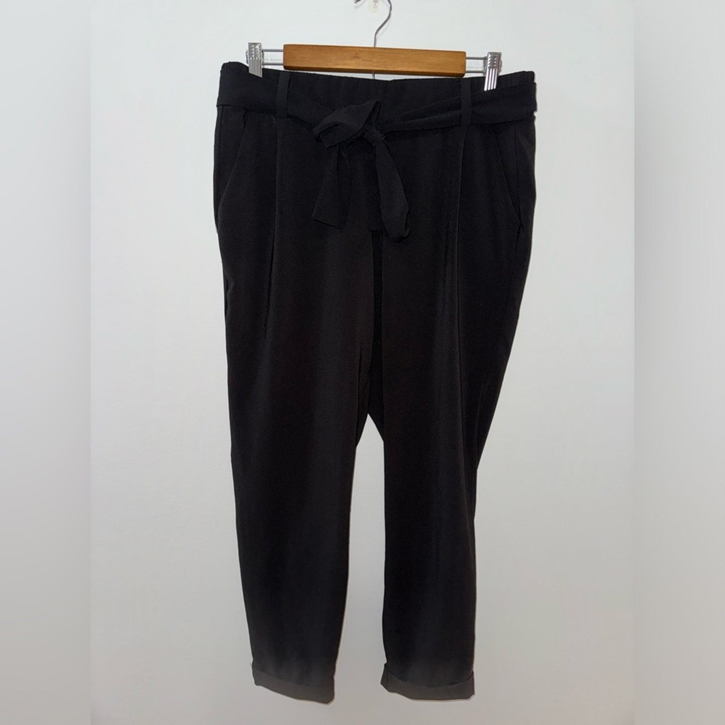 Pre-Owned Size 00 Studio by Torrid Black Tie Pants