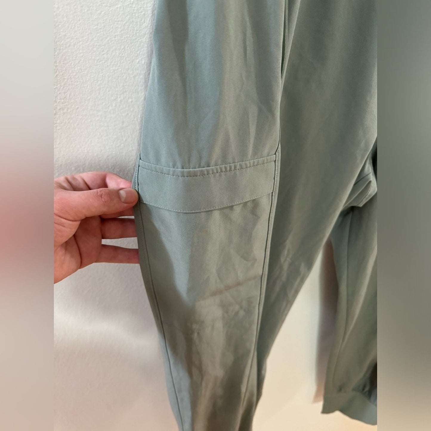 Pre-Owned LG CALIA Women’s Truelight Green Cargo Pants
