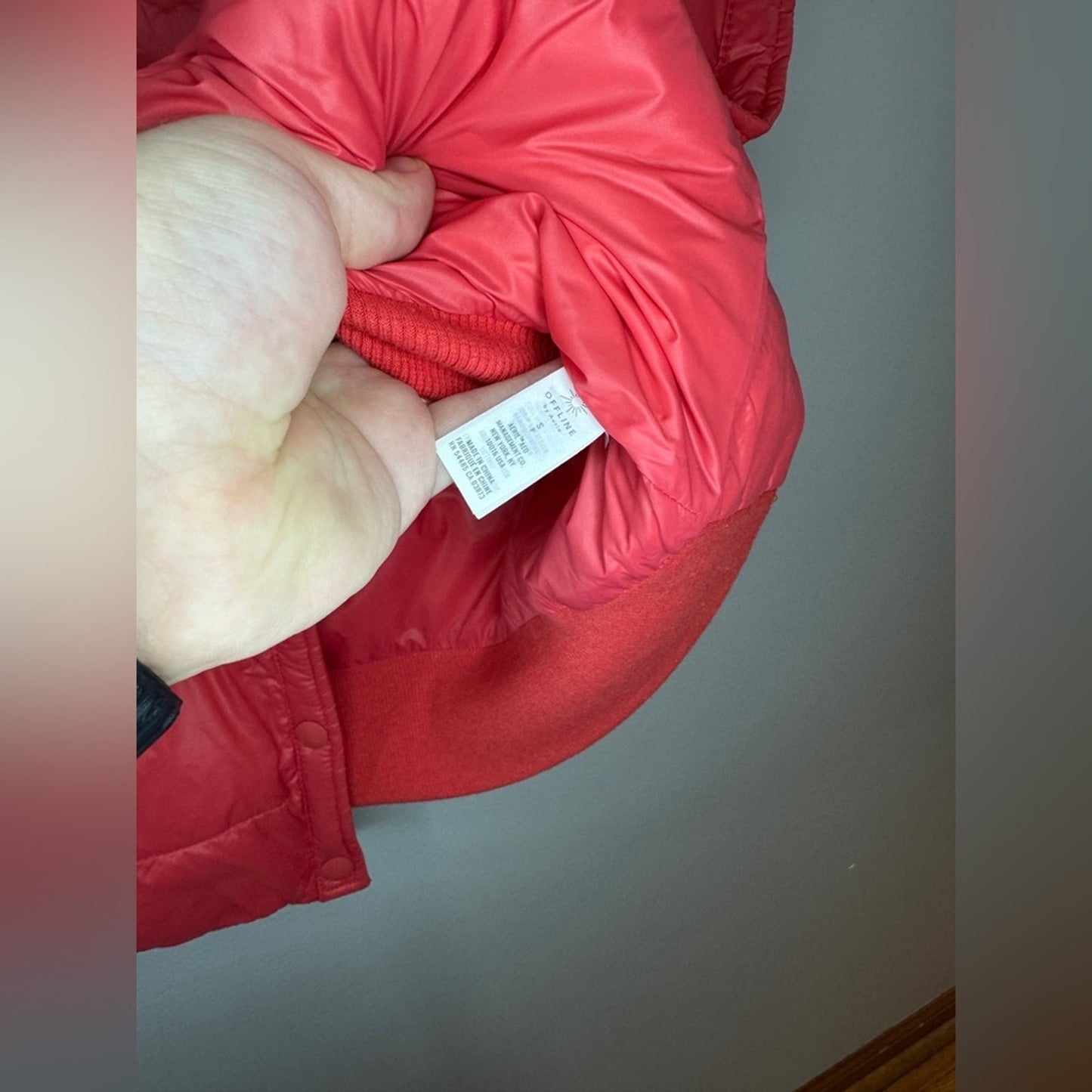 Pre-Owned SM Offline by Aerie Red Button-Up Sleeveless Puffer Vest