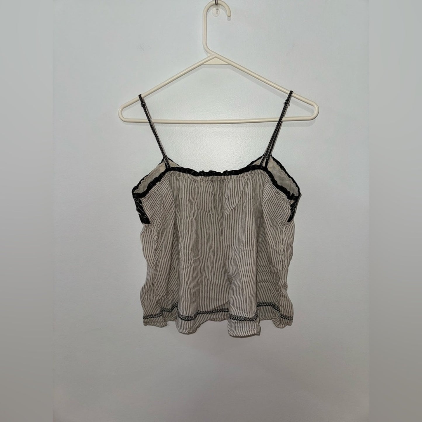 Pre-Owned MD American Eagle Black and White Striped Cami Top