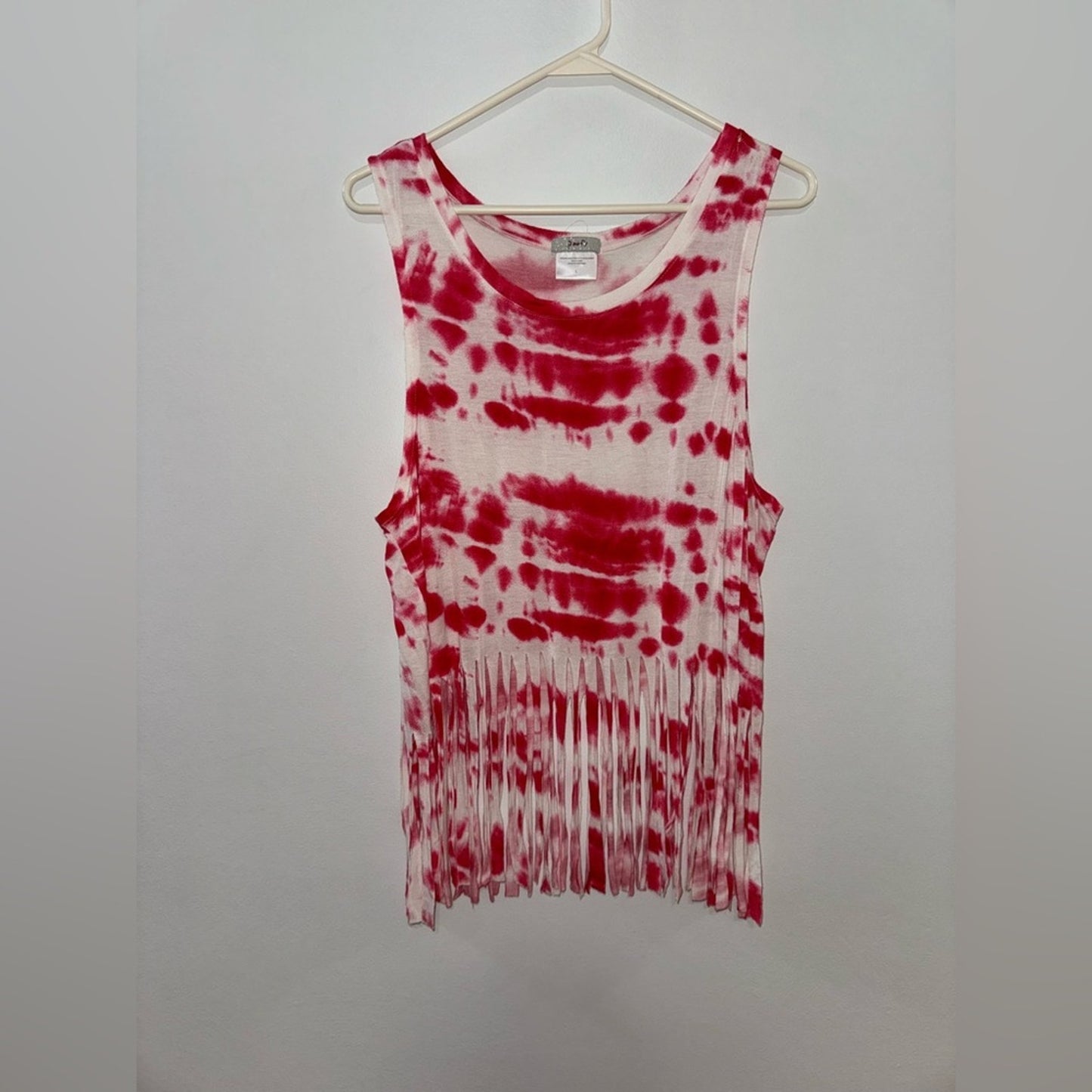 Pre-Owned LG Poof! Red and White Fringe Tank Top