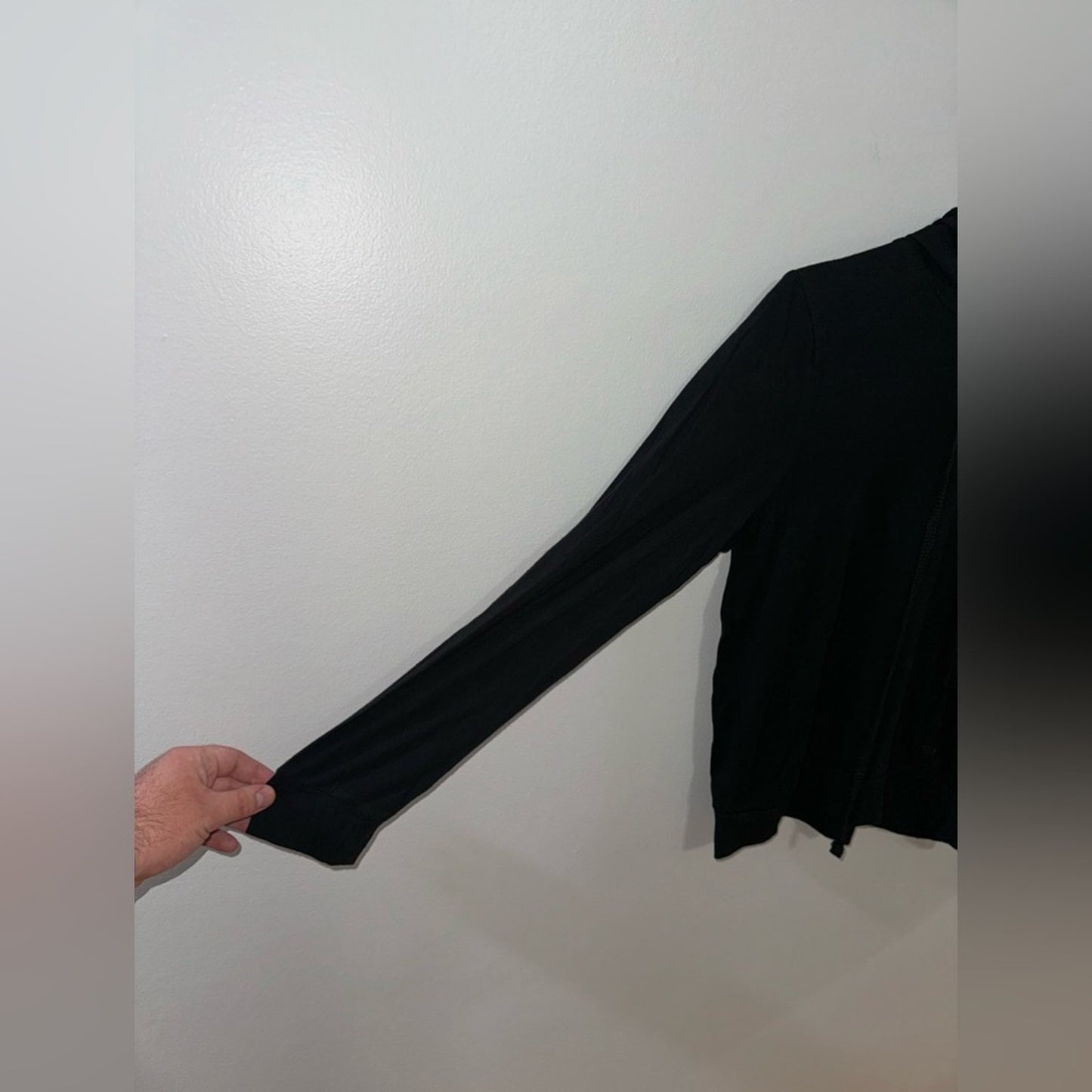 Pre-Owned LG Ambiance Black Light Weight Hoodie