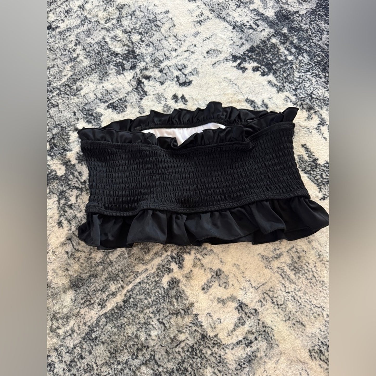 Pre-Owned MD SHEIN Black Ruffle Tube Top