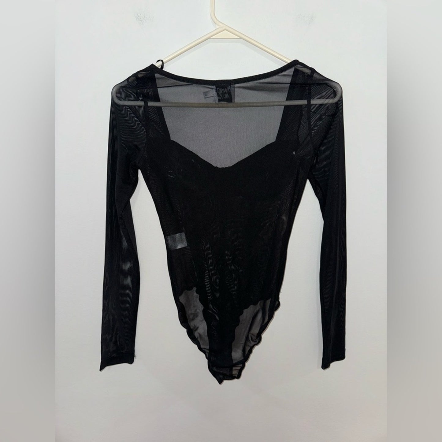 Pre-Owned SM/Size 4 Princess Polly Black Mesh Long Sleeve Bodysuit