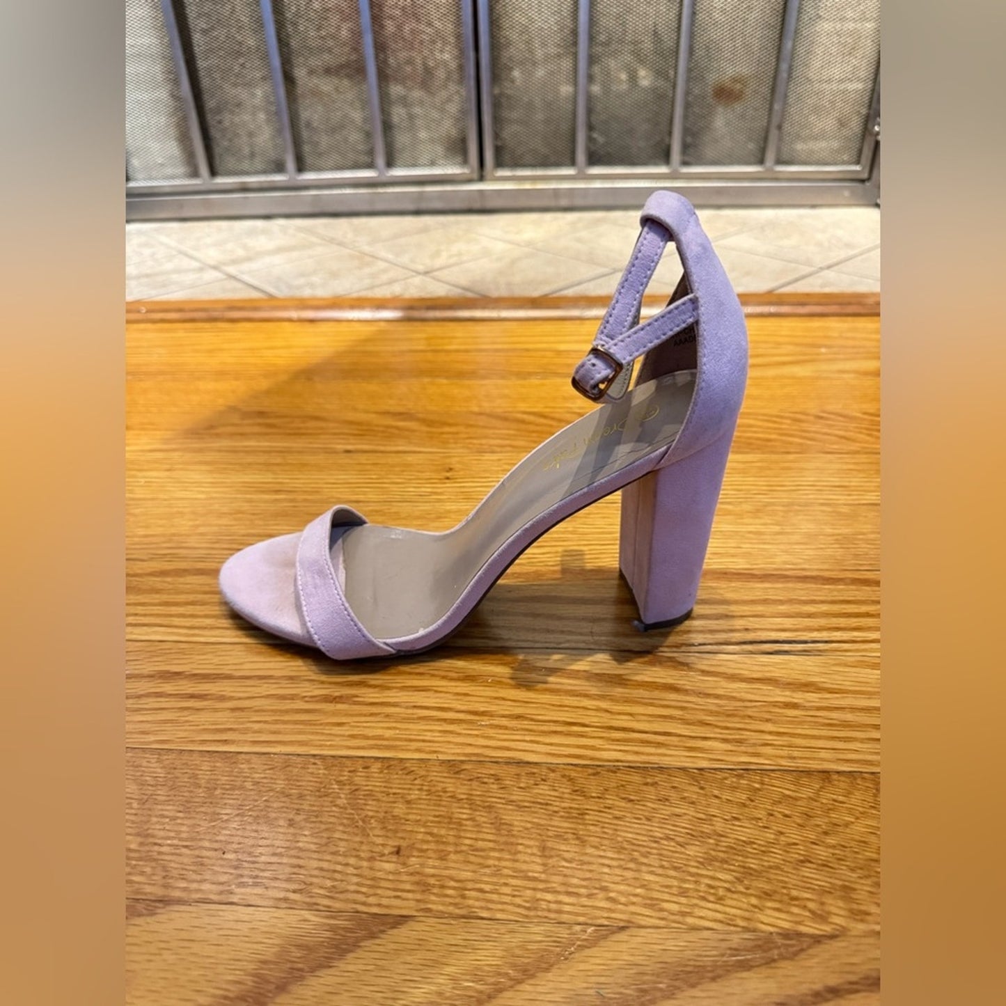 Pre-Owned Size W8.5 Dream Pairs Grey Suede High Heel